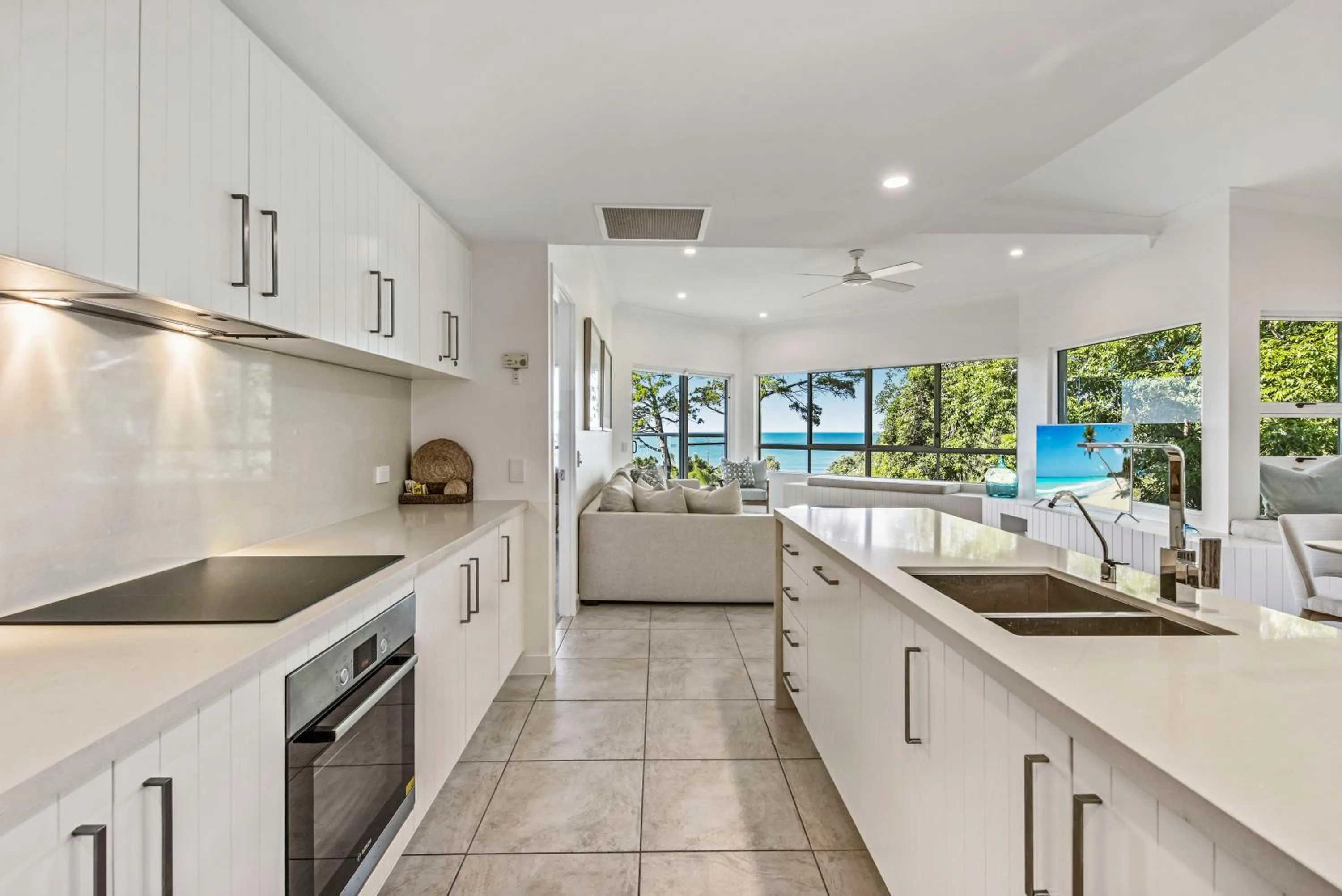 Kitchen or kitchenette in The Lookout Resort Noosa