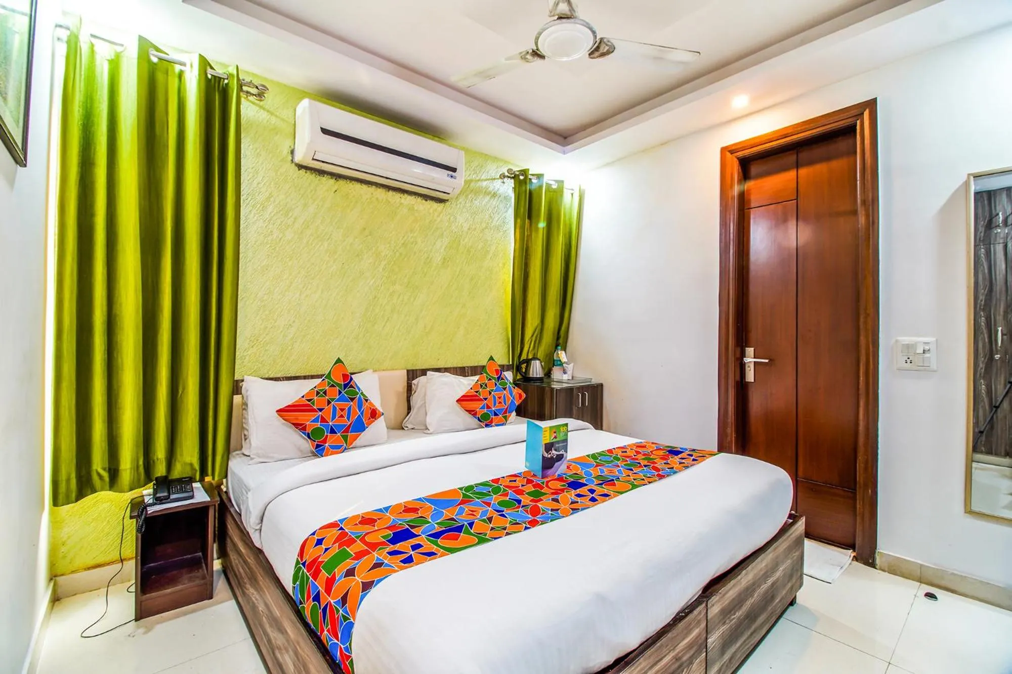 Bedroom, Bed in Royal Comfort Castle