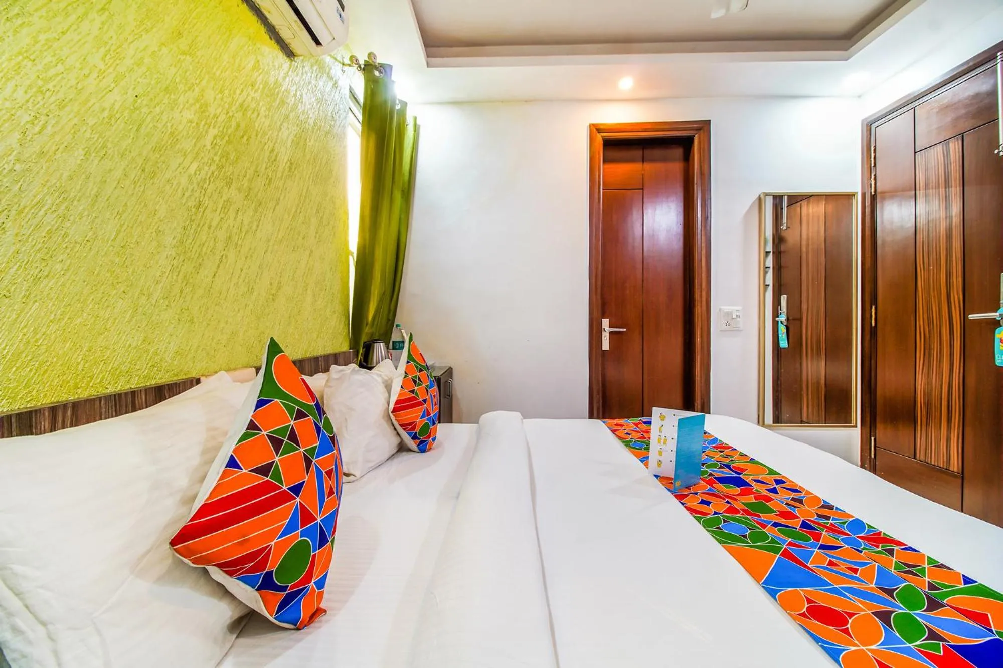 Bedroom, Bed in Royal Comfort Castle