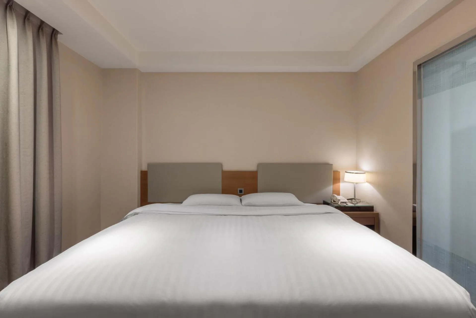 Photo of the whole room, Bed in Green World Mai - NanJing