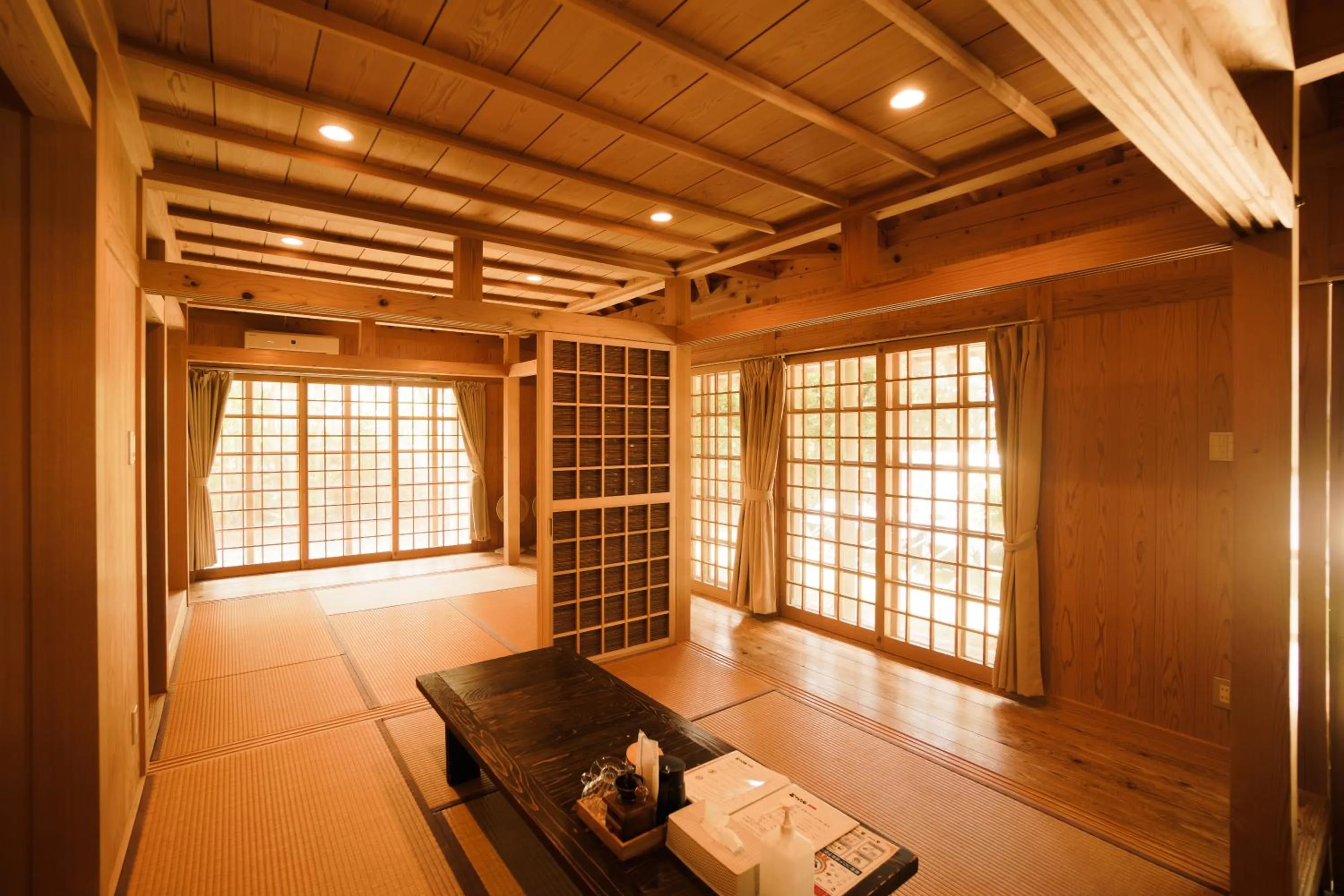 Photo of the whole room in かたあきの里