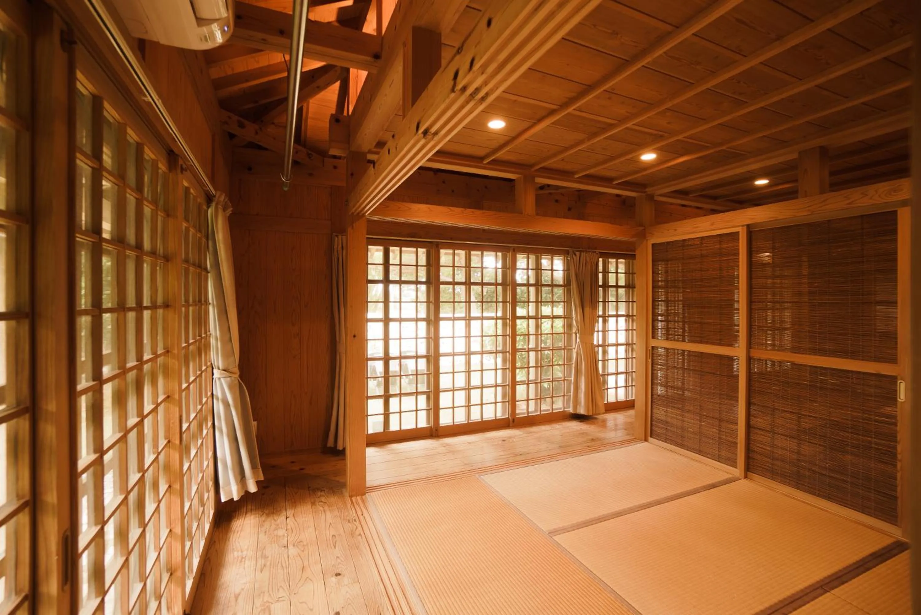 Photo of the whole room in かたあきの里