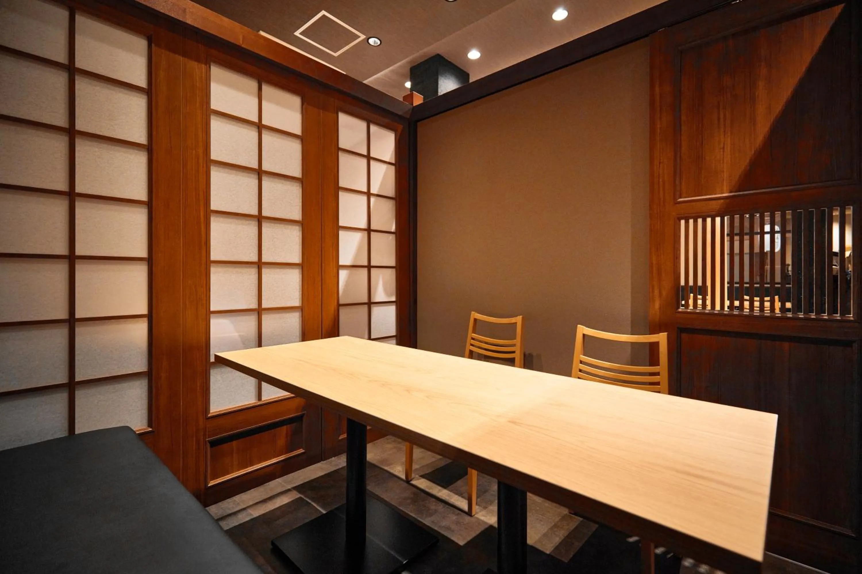 Restaurant/places to eat in Toyo Hotel