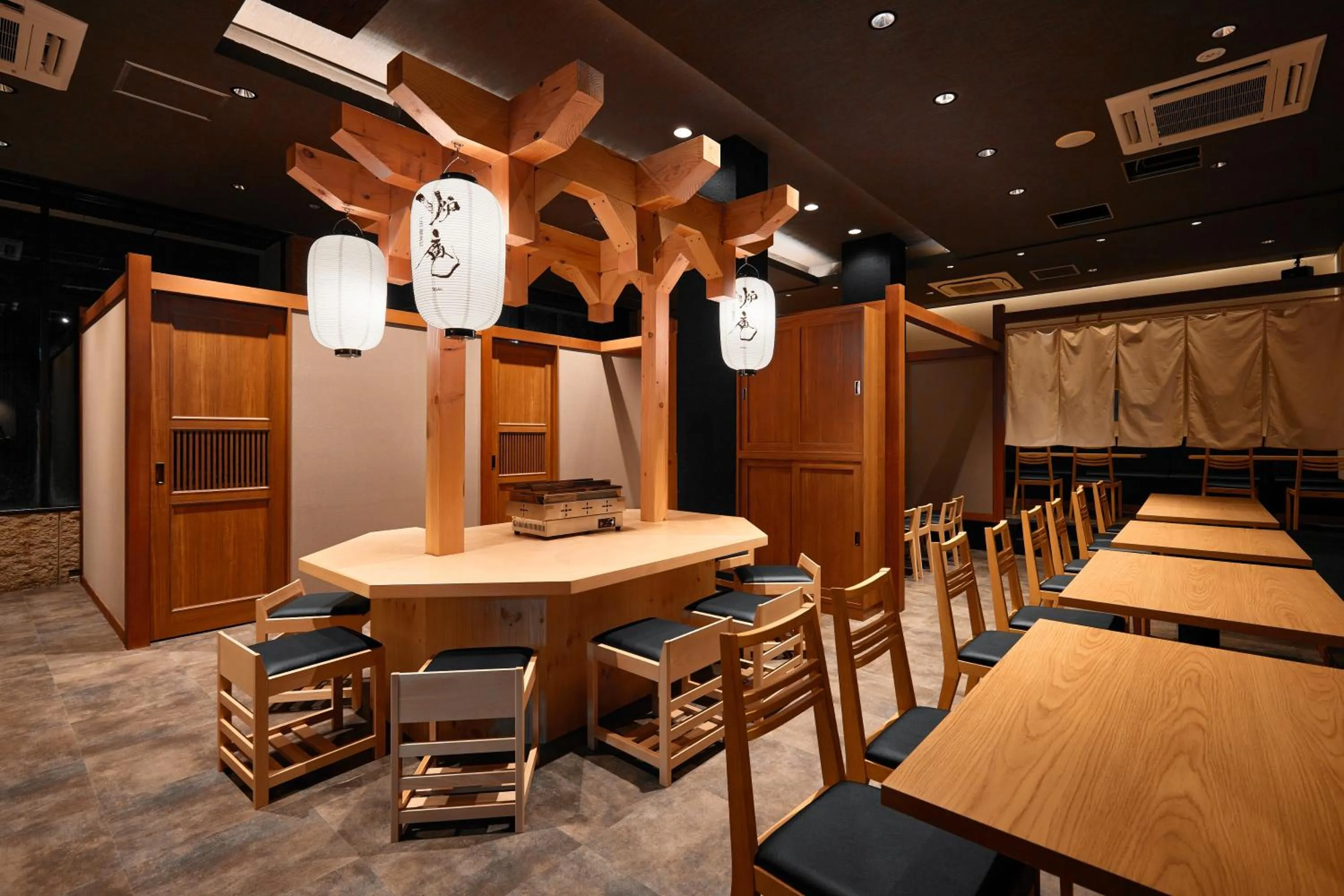 Restaurant/places to eat in Toyo Hotel