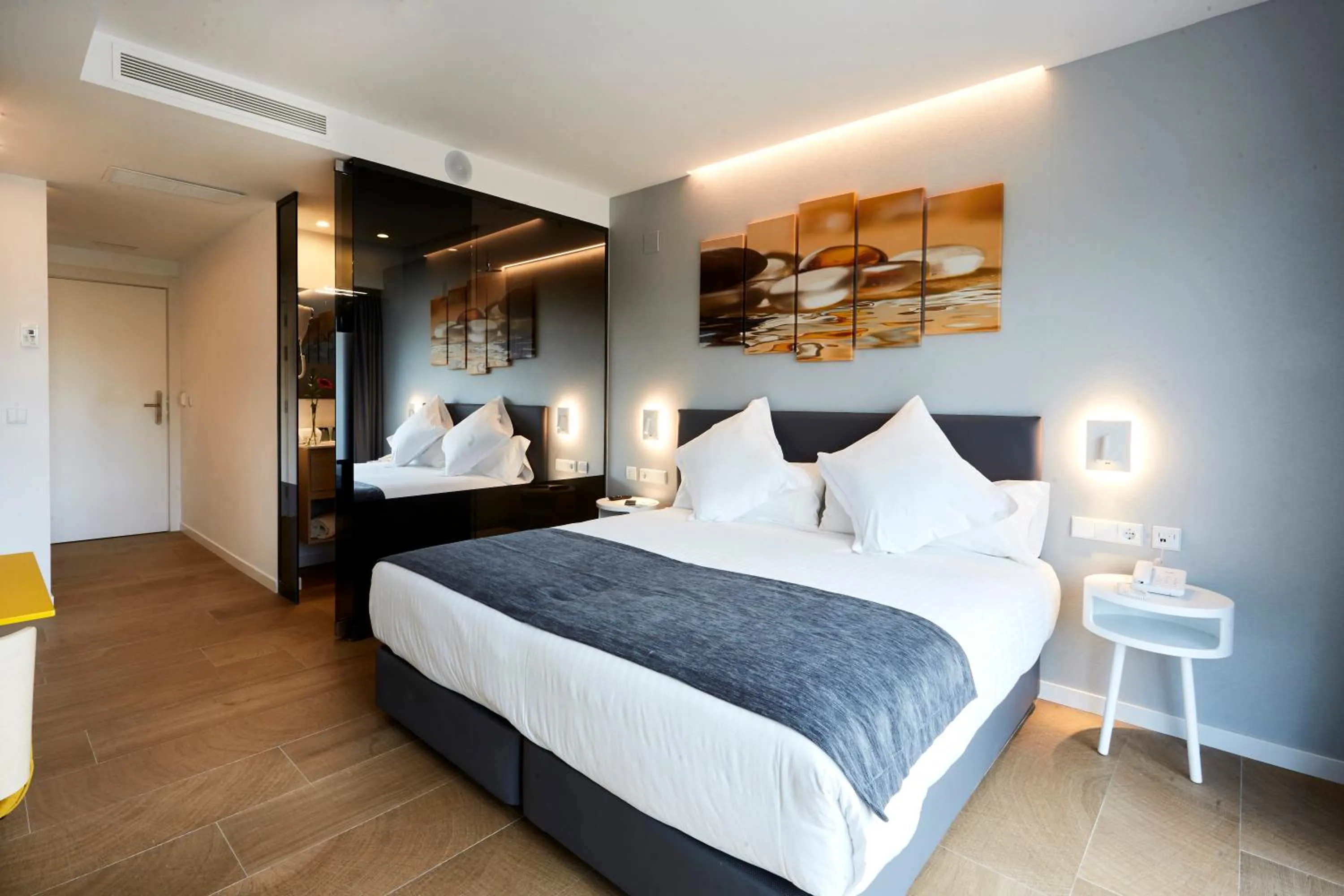 Bed in Sercotel Valencia Alameda 41