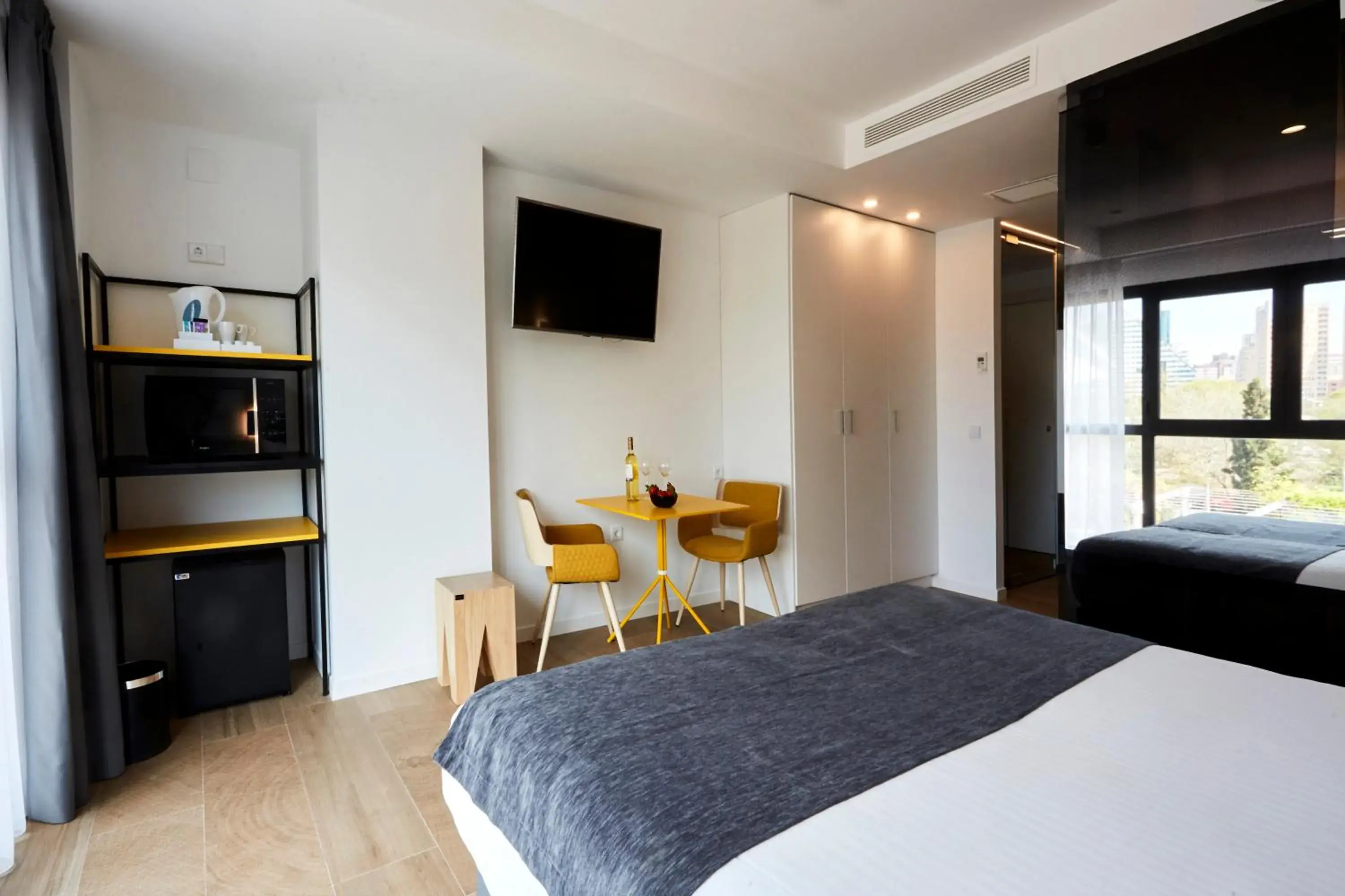 Photo of the whole room, Bed in Sercotel Valencia Alameda 41 Photo of the whole room, Bed in Sercotel Valencia Alameda 41