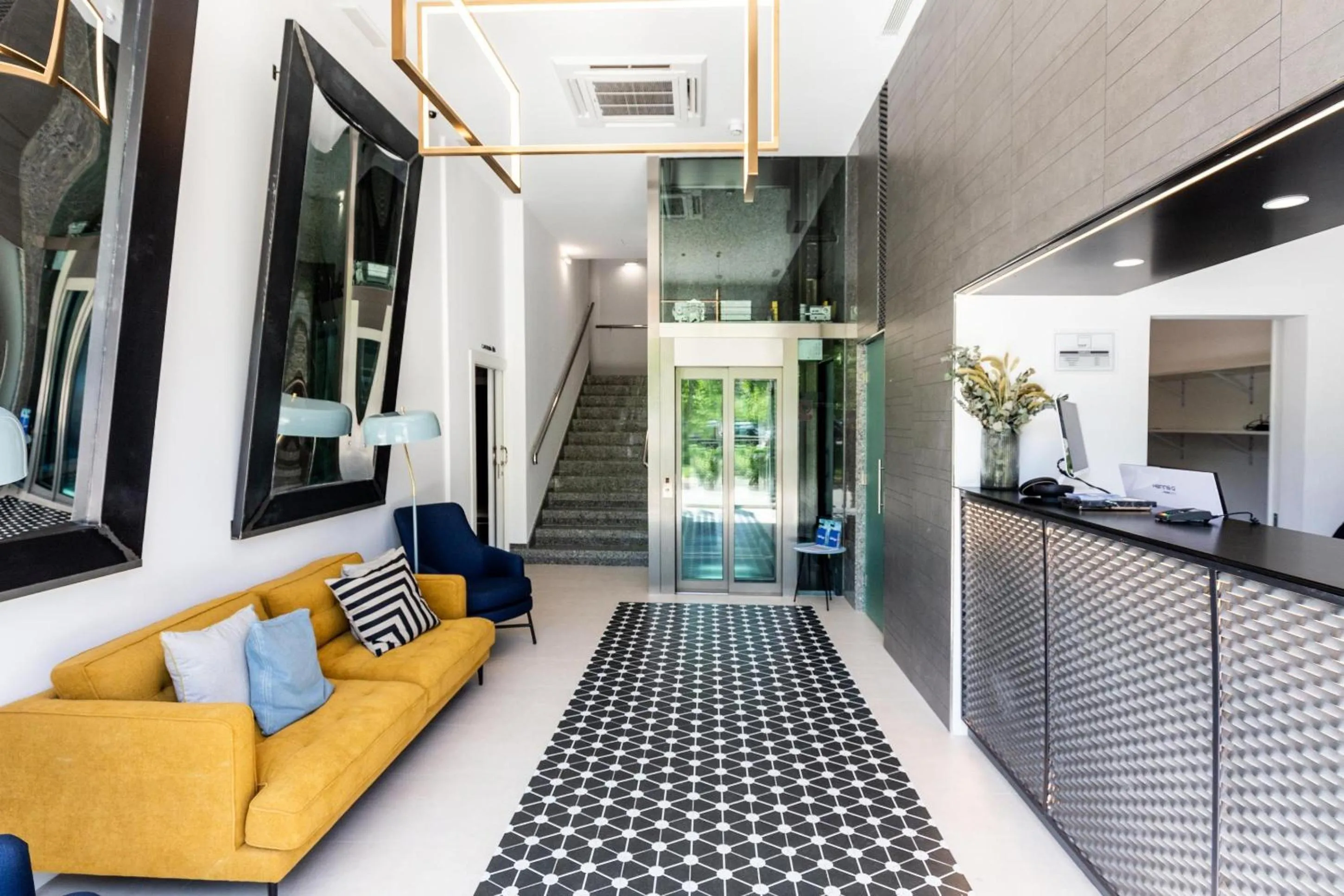 Lobby or reception in Sercotel Valencia Alameda 41