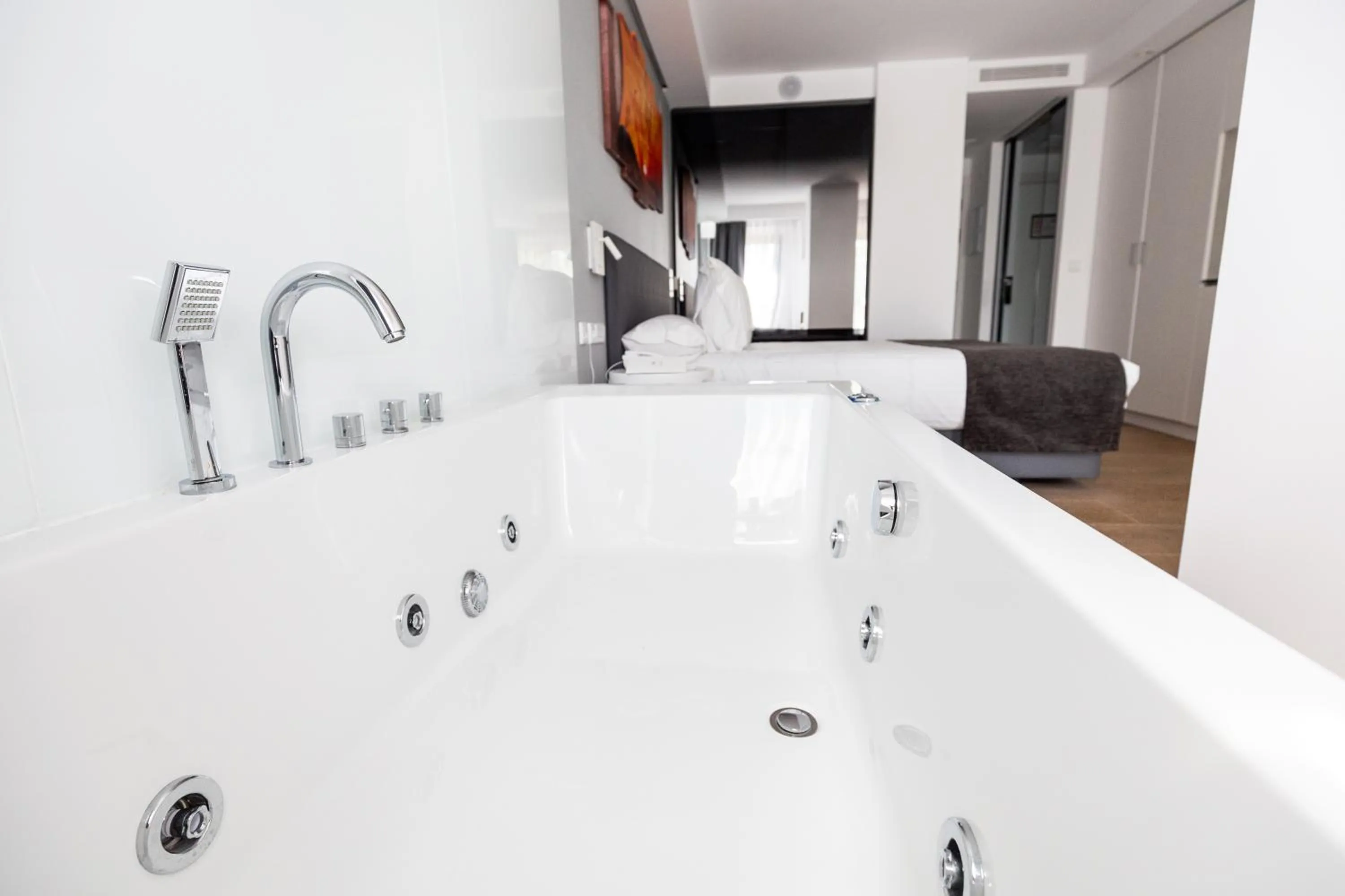 Hot Tub in Sercotel Valencia Alameda 41