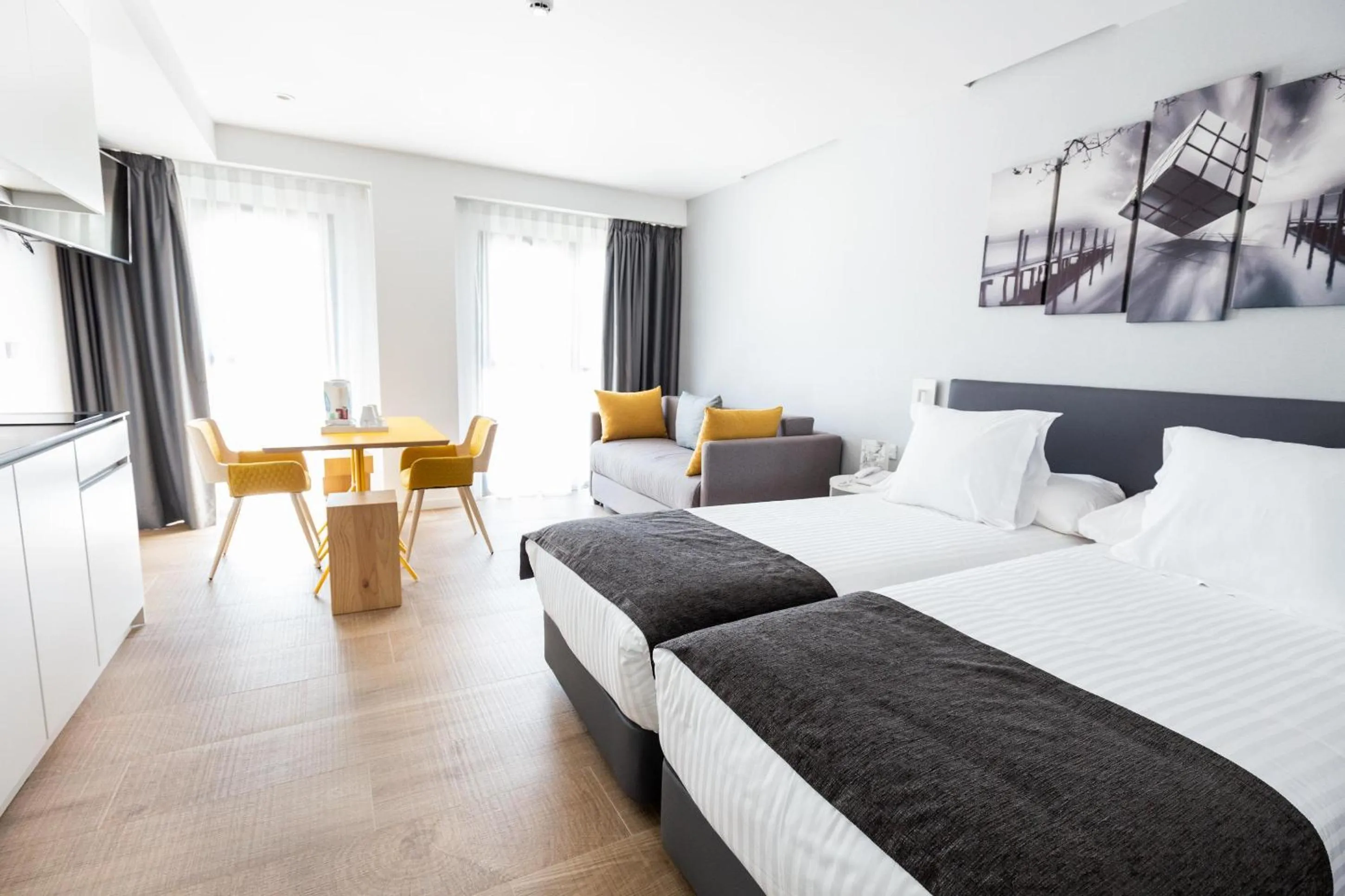 Photo of the whole room, Bed in Sercotel Valencia Alameda 41