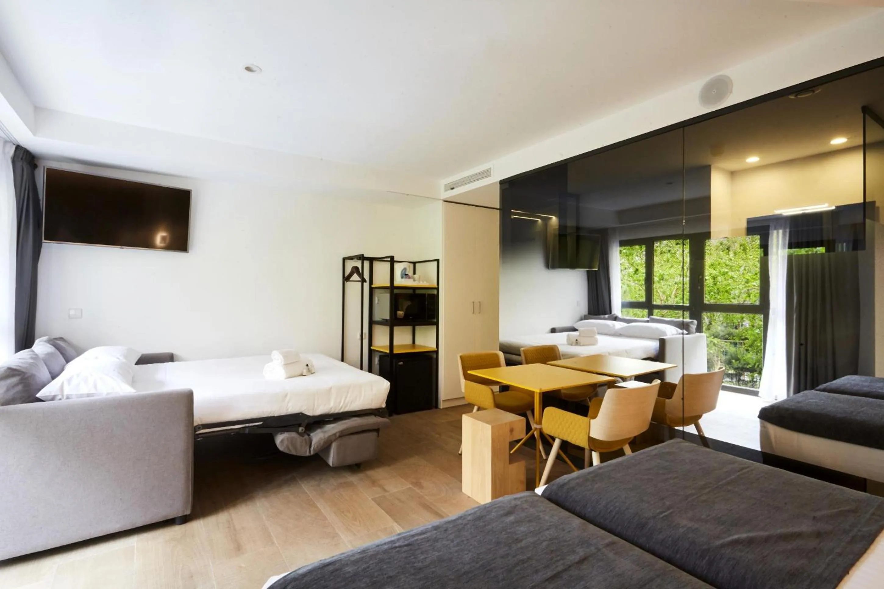 Photo of the whole room, Bed in Sercotel Valencia Alameda 41