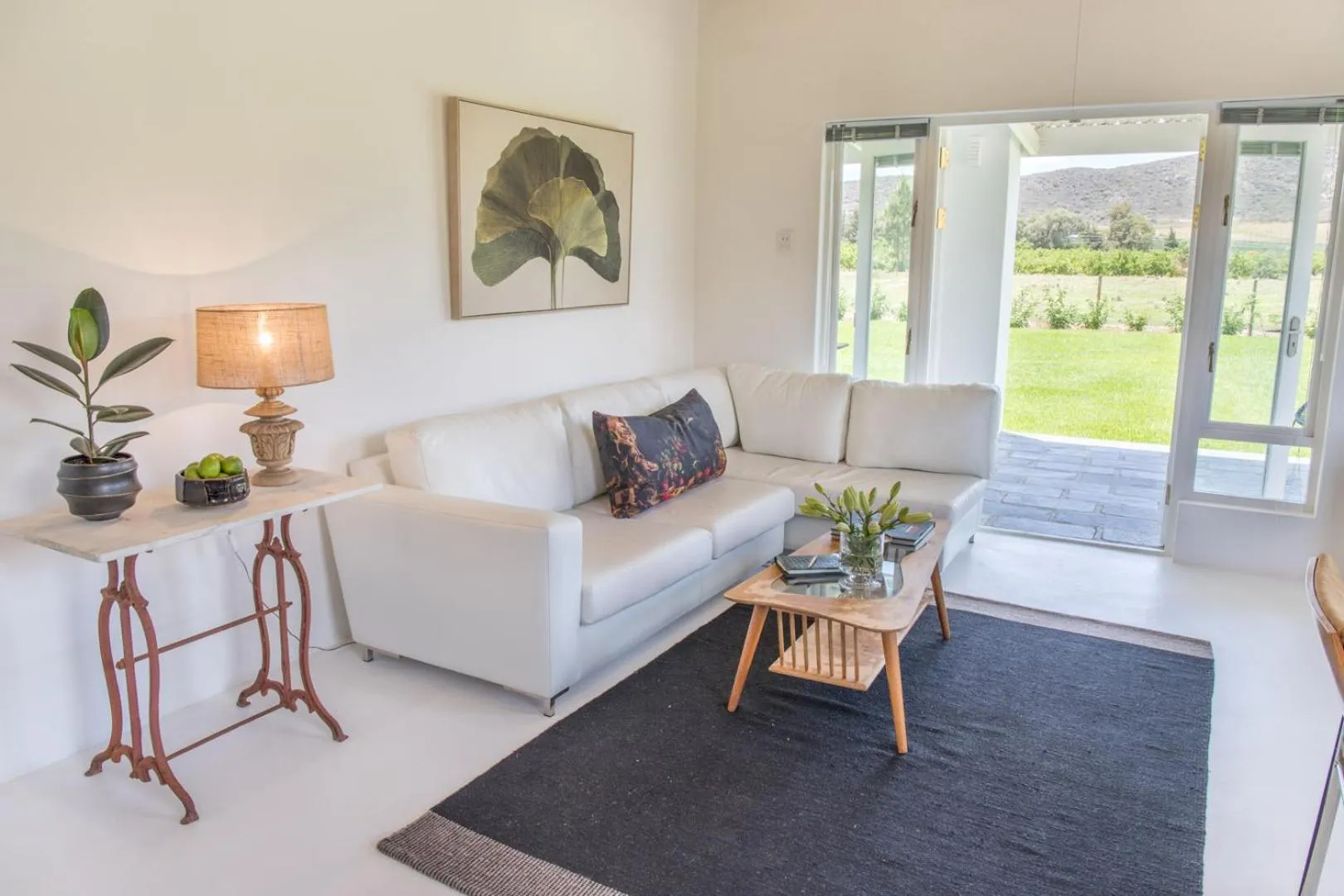 Living room in The Barn On 62 - Cottages