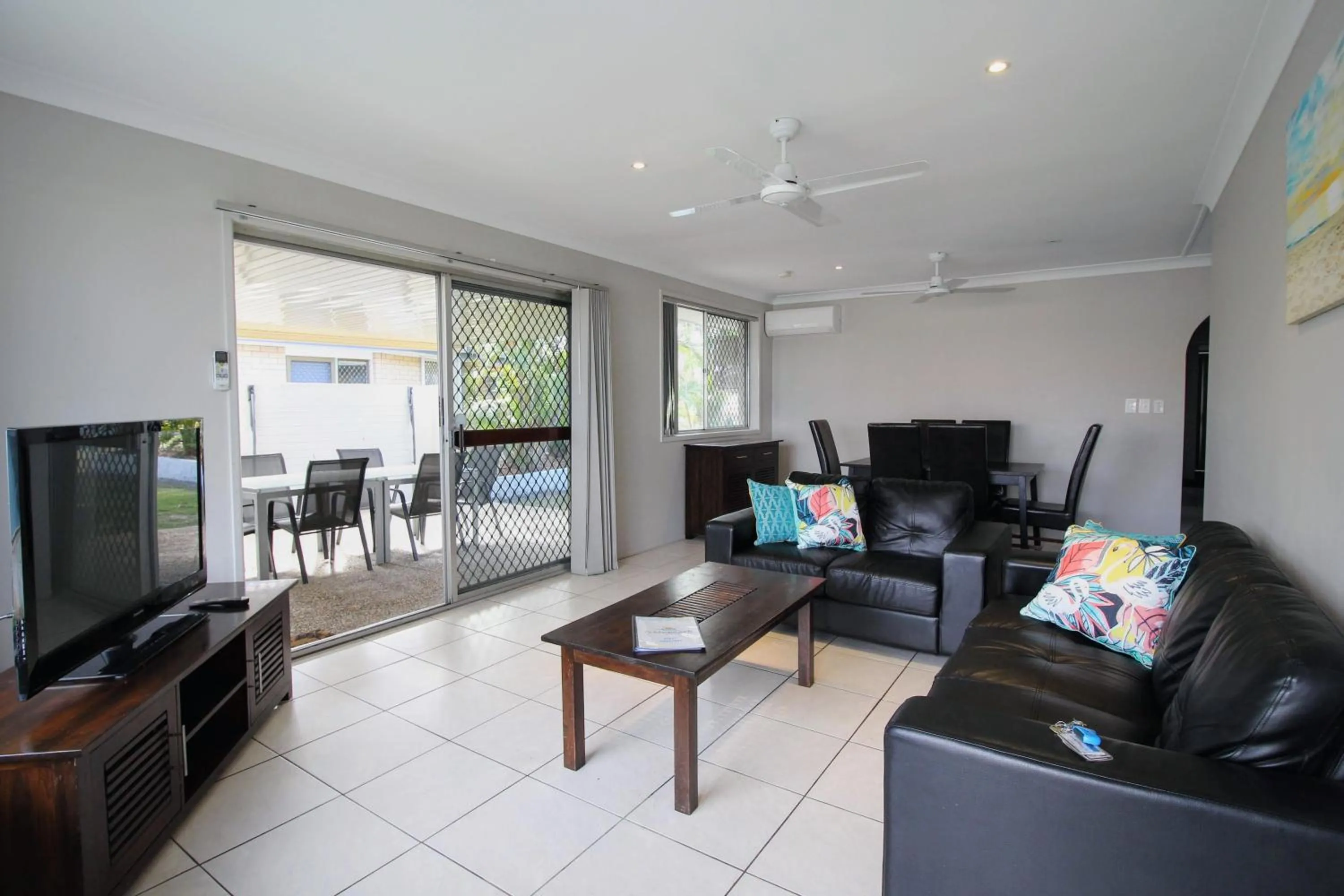 TV and multimedia in Nobby Beach Holiday Village