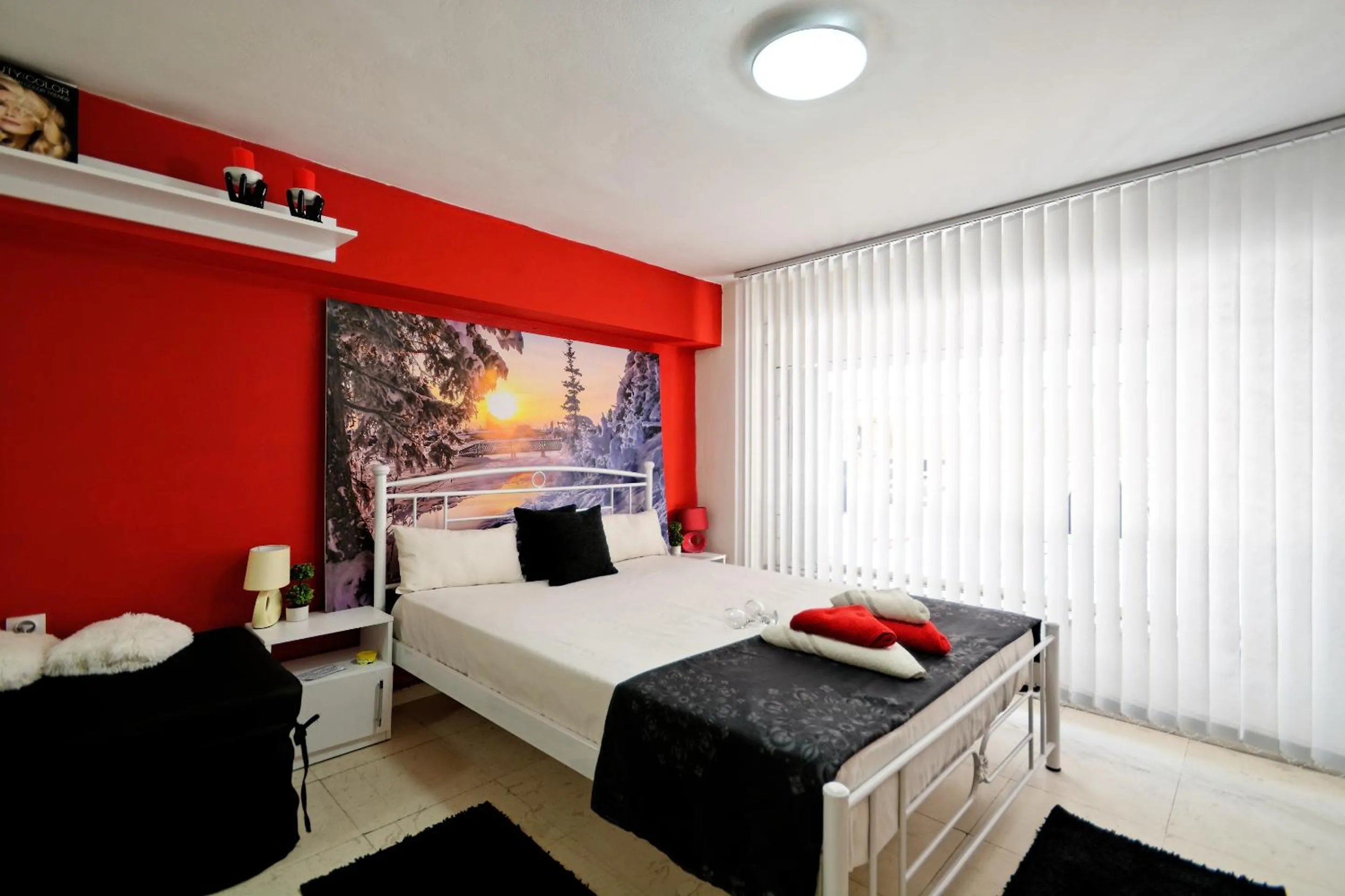 Bedroom, Bed in Santorini Style in Athens, Greece