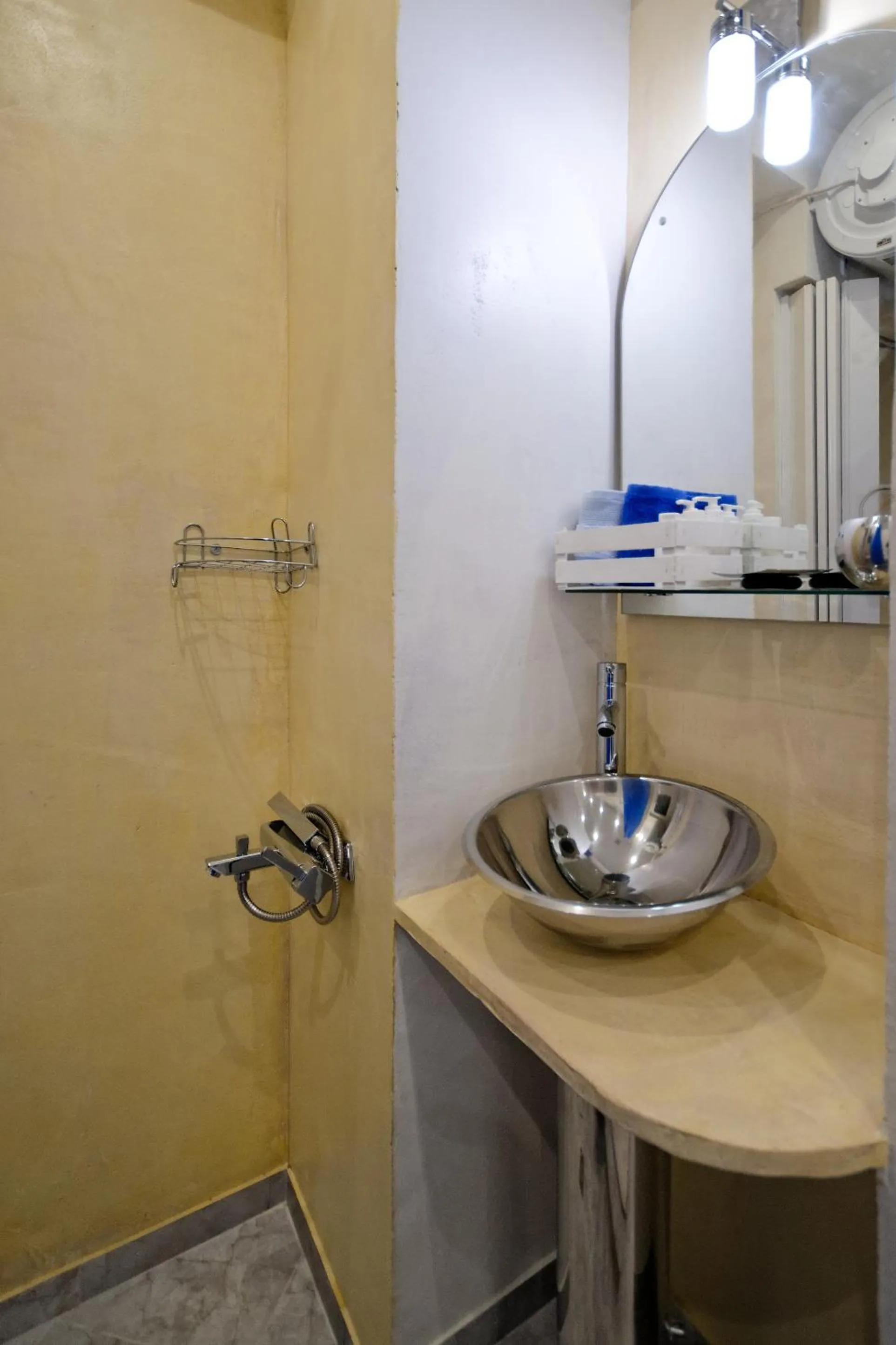 Bathroom in Santorini Style in Athens, Greece