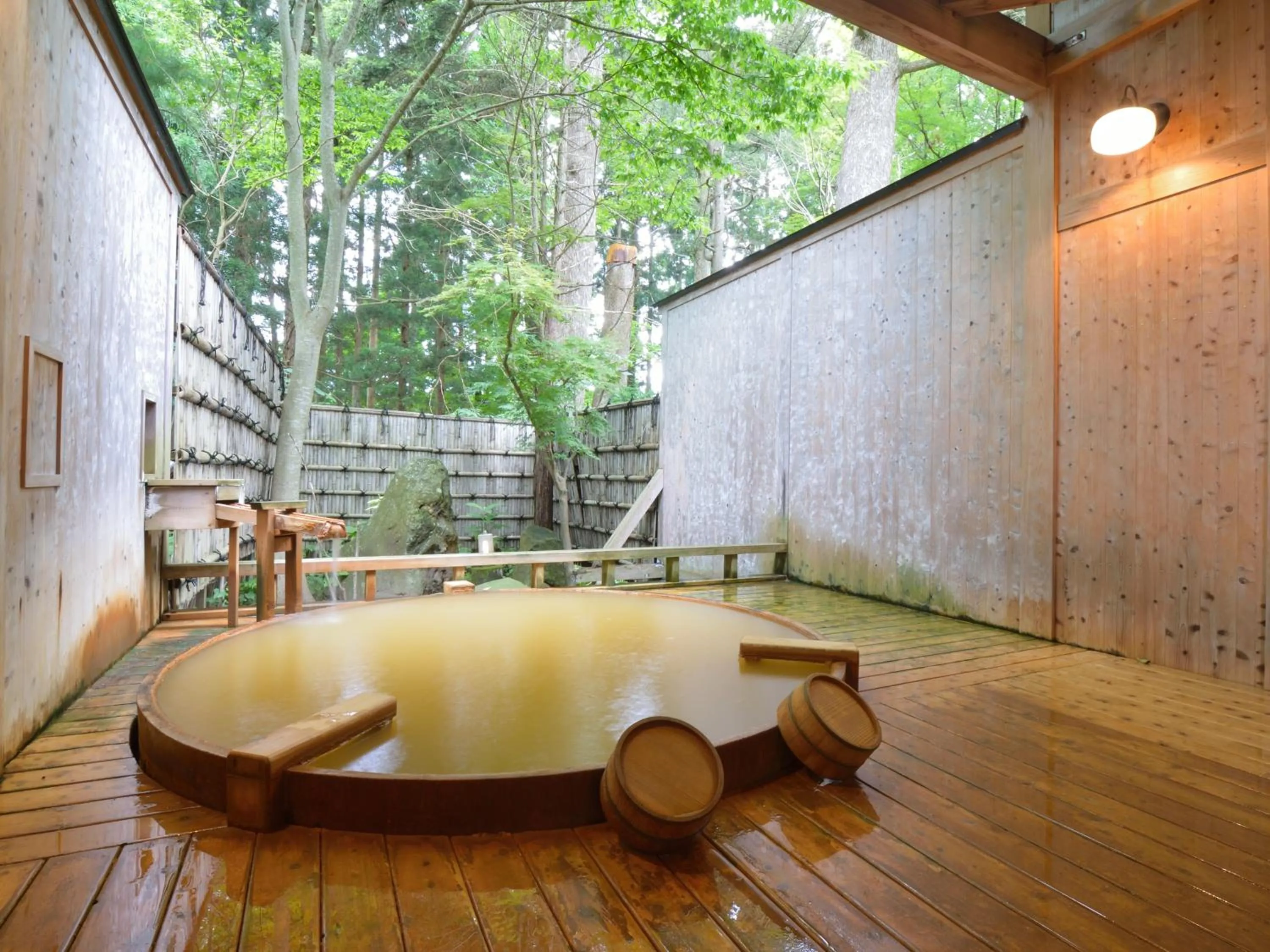 Hot Spring Bath in Syohoen