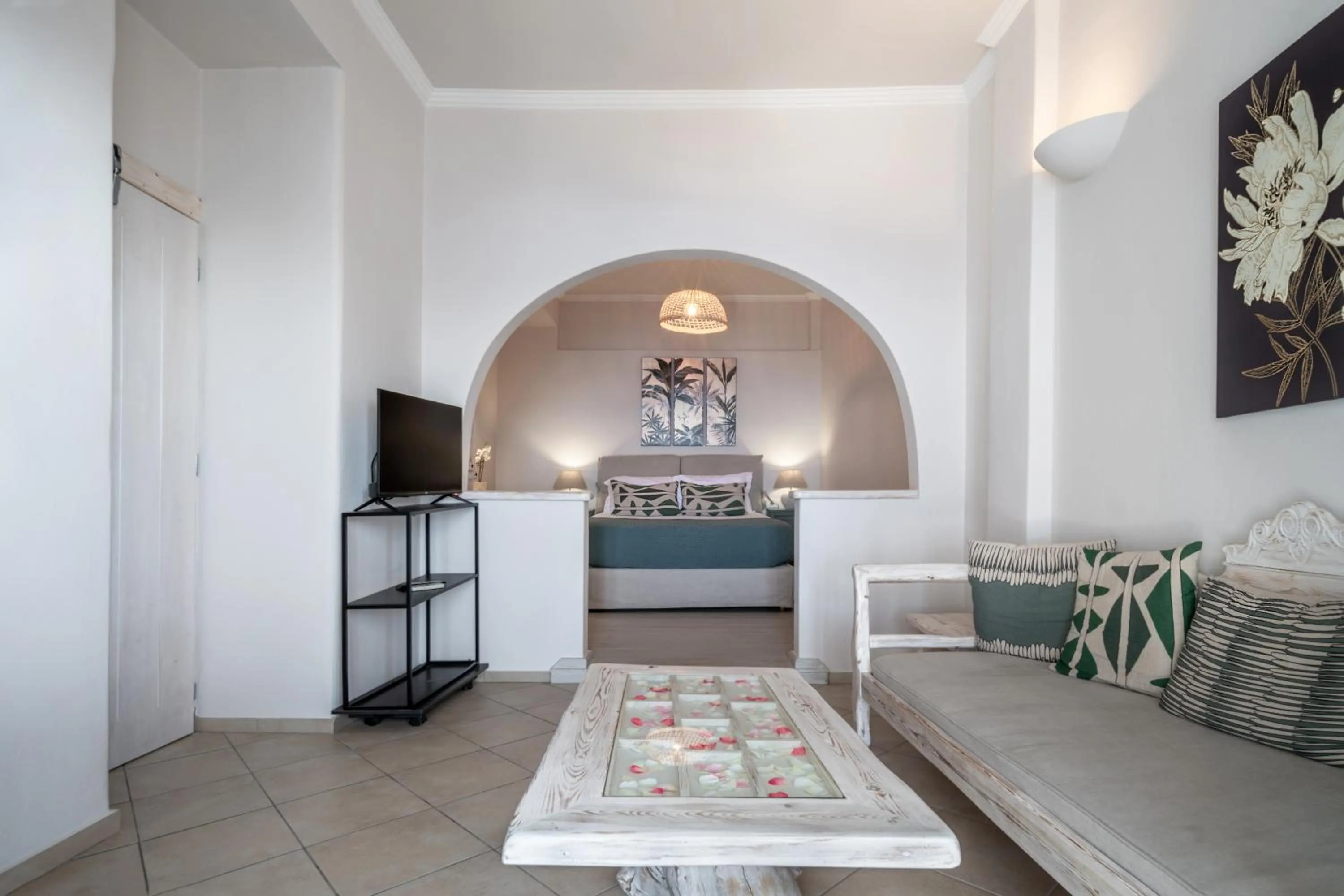 Photo of the whole room, Bed in Athermi Suites - Adults Only