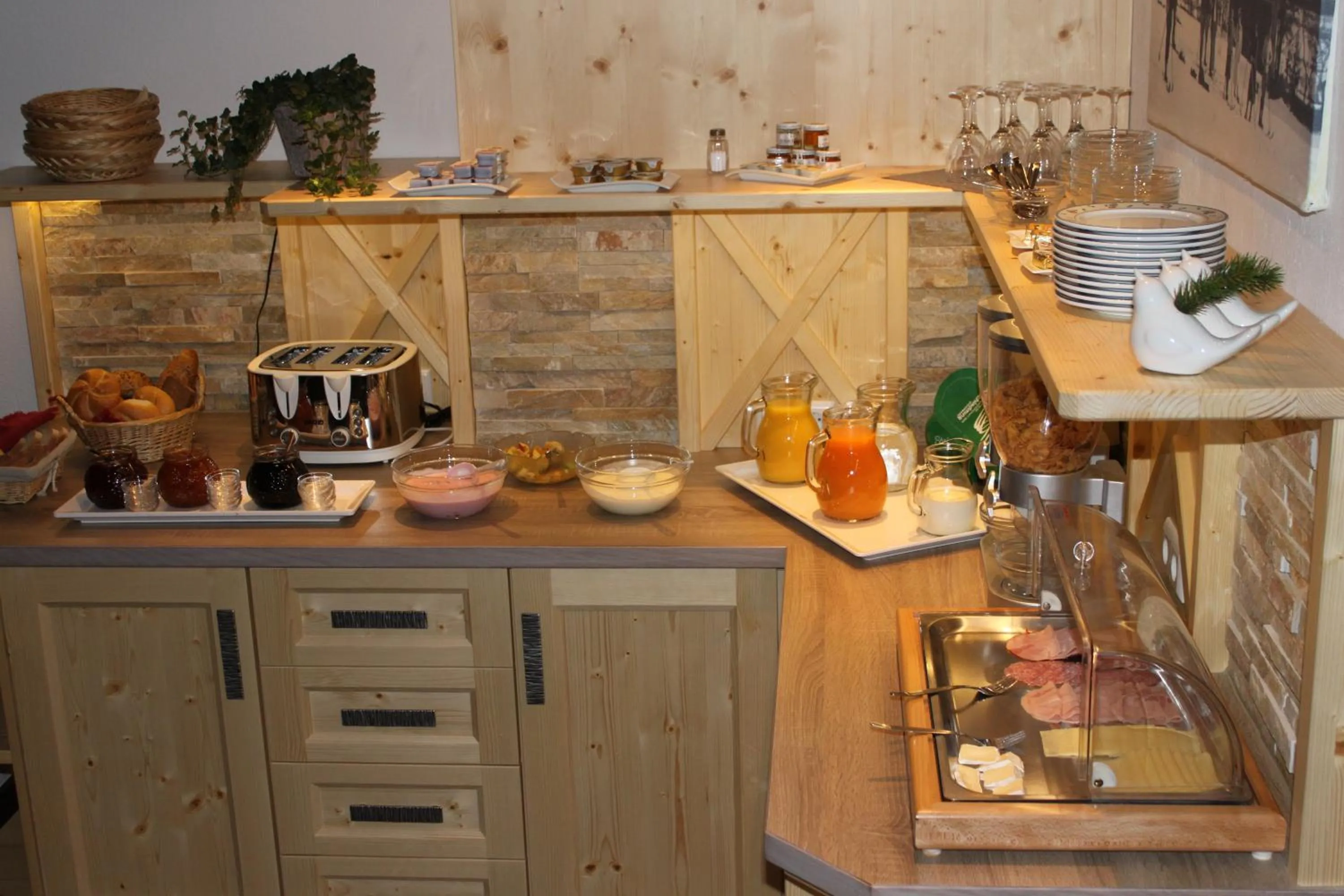 Restaurant/places to eat in Haus Alexander