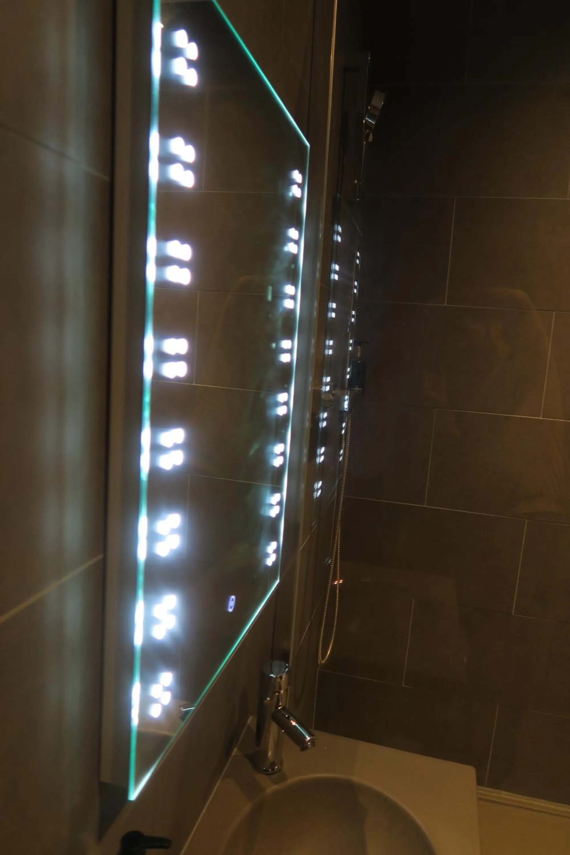 Bathroom in Quay Apartments Clarence House