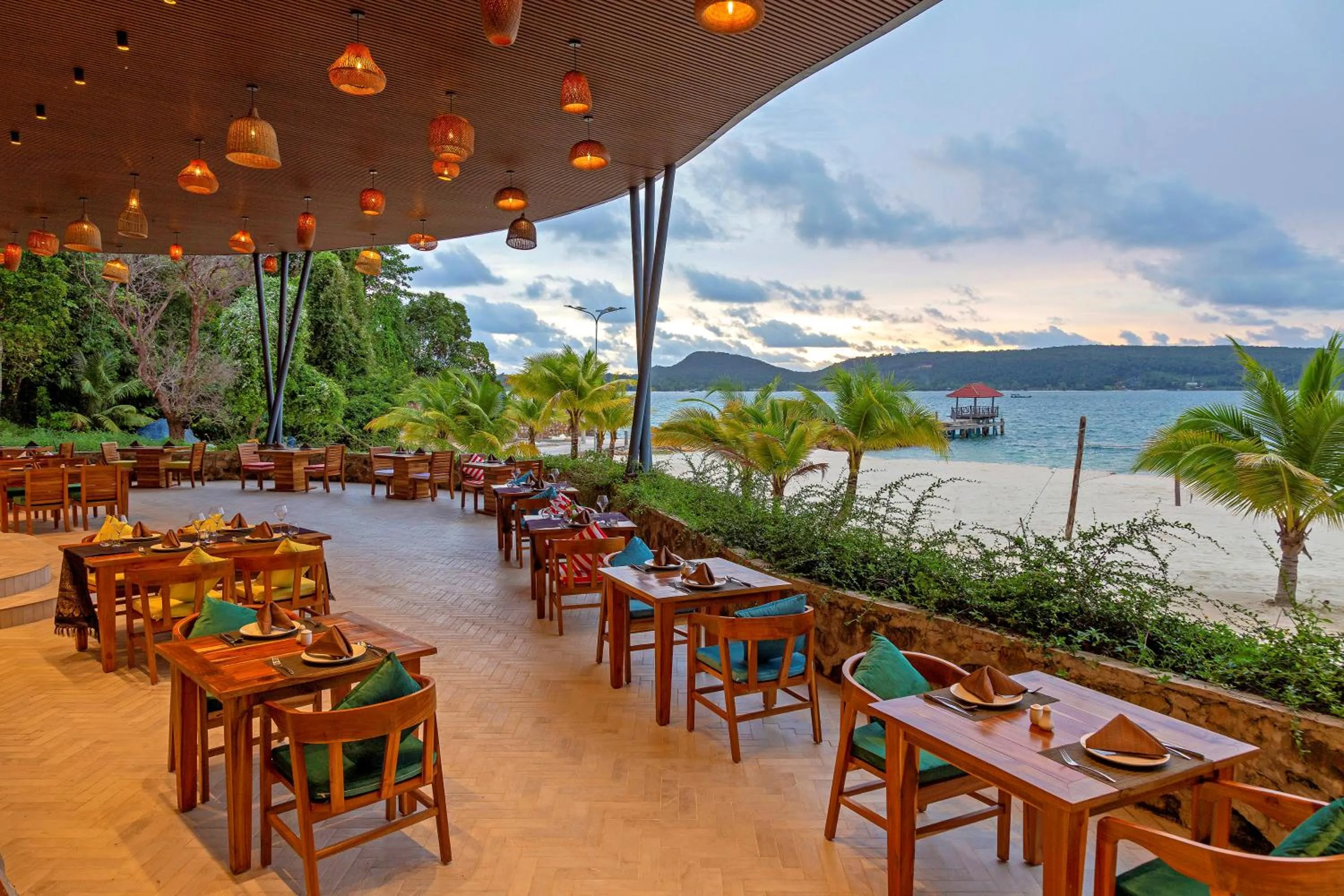 Restaurant/places to eat in Pearl Beach Resort & Spa