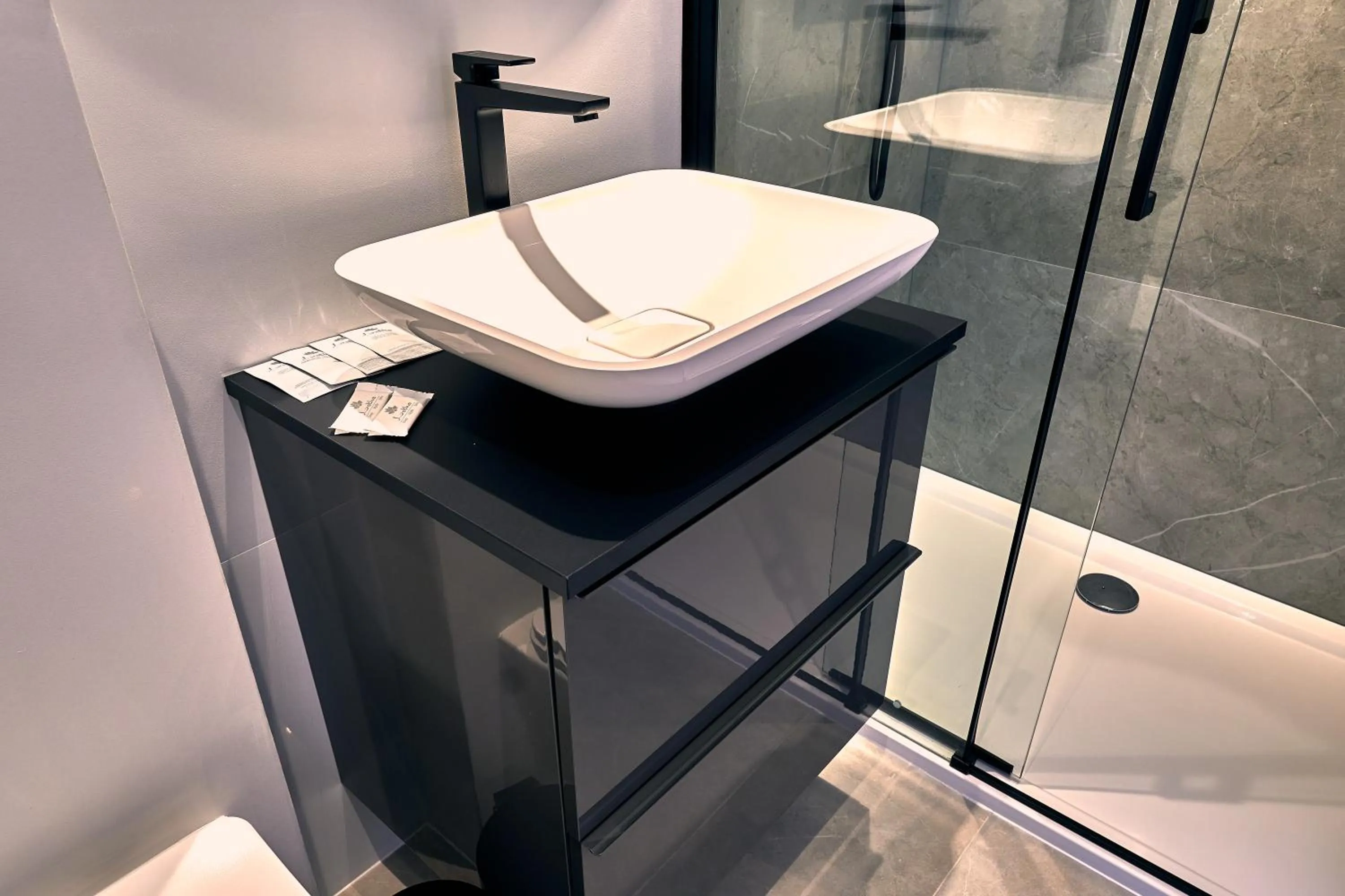 Shower in Mennica Central Apartments