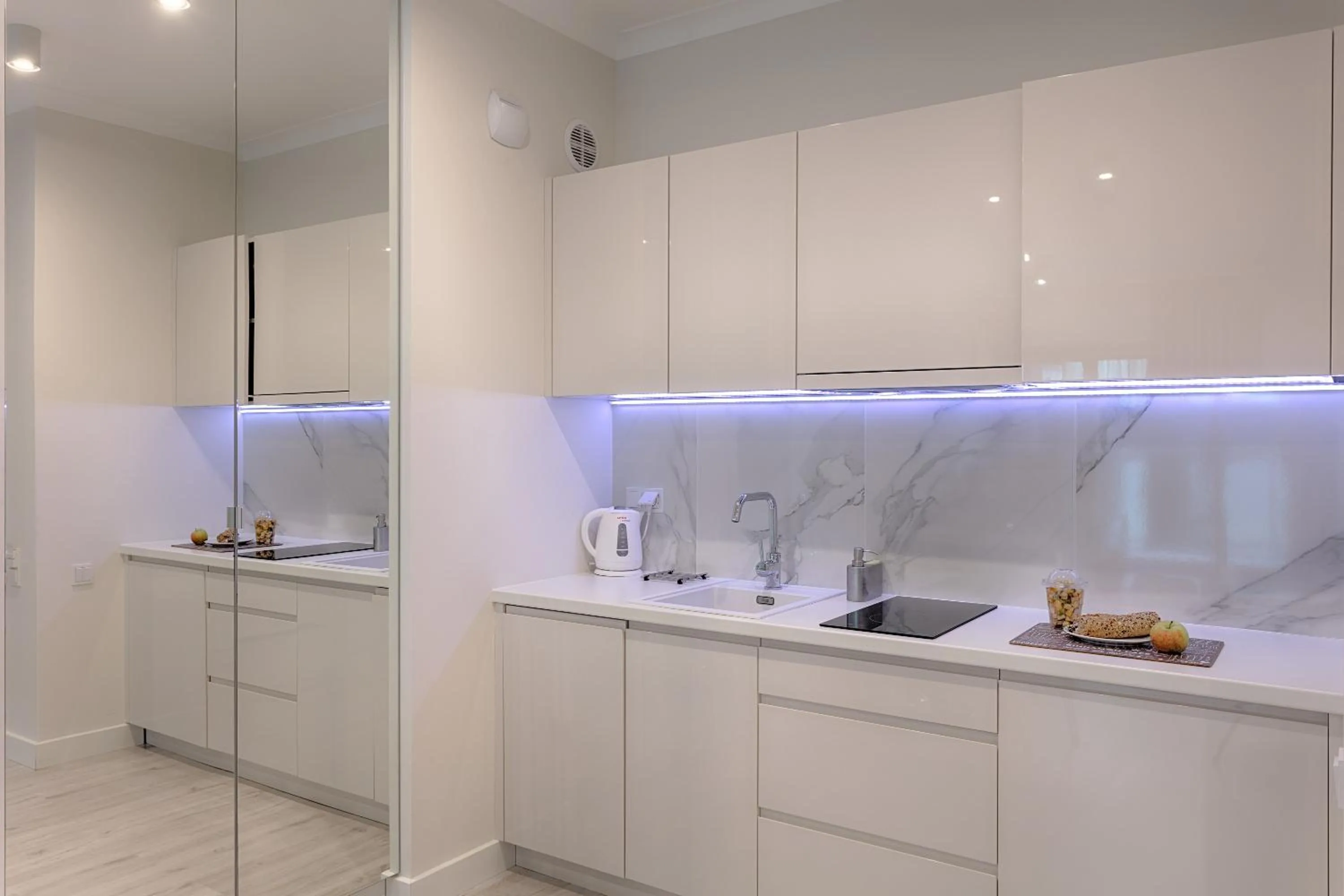 Kitchen or kitchenette in Mennica Central Apartments