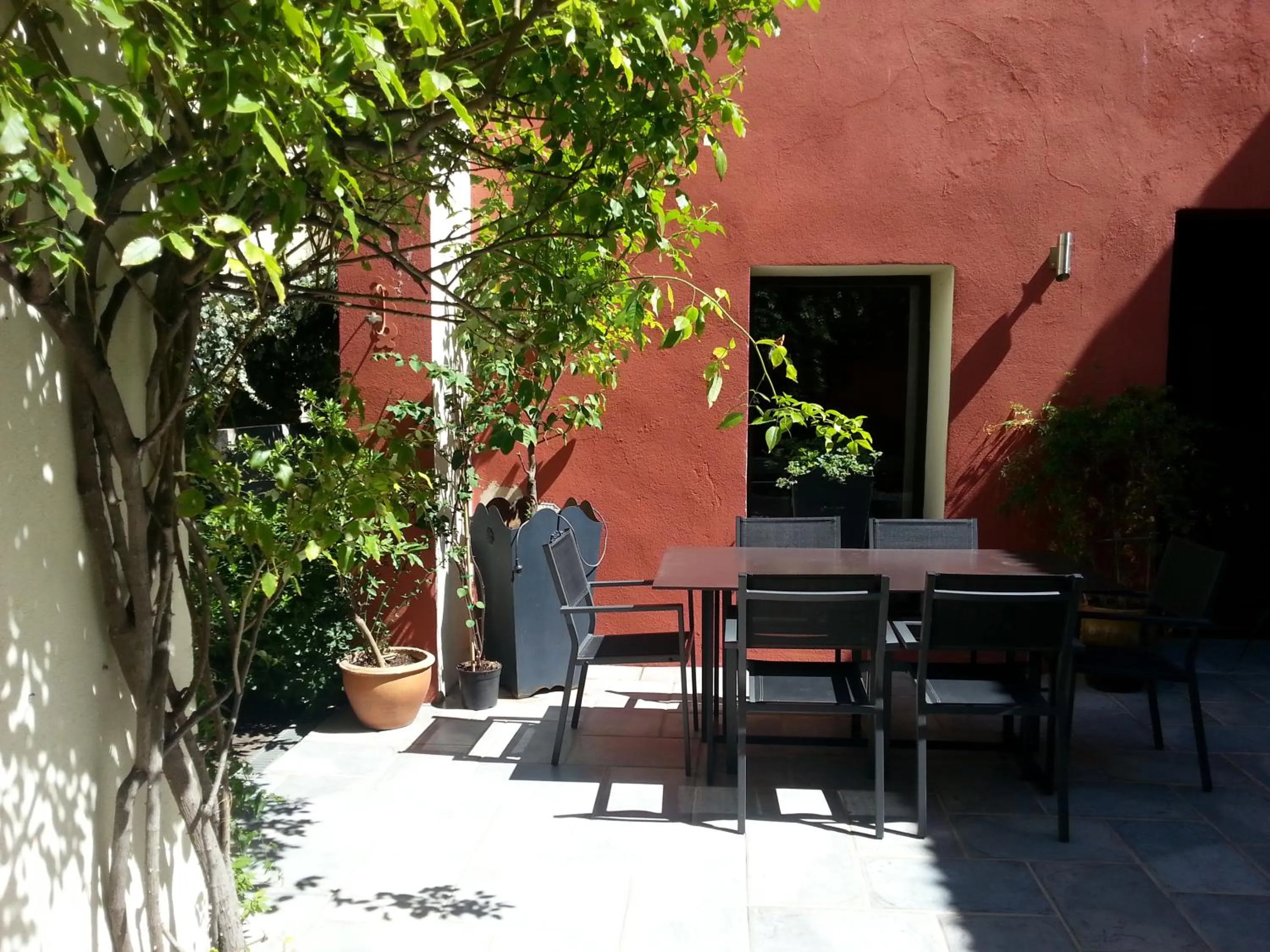 Facade/entrance in Les Chambres de l'Abbaye