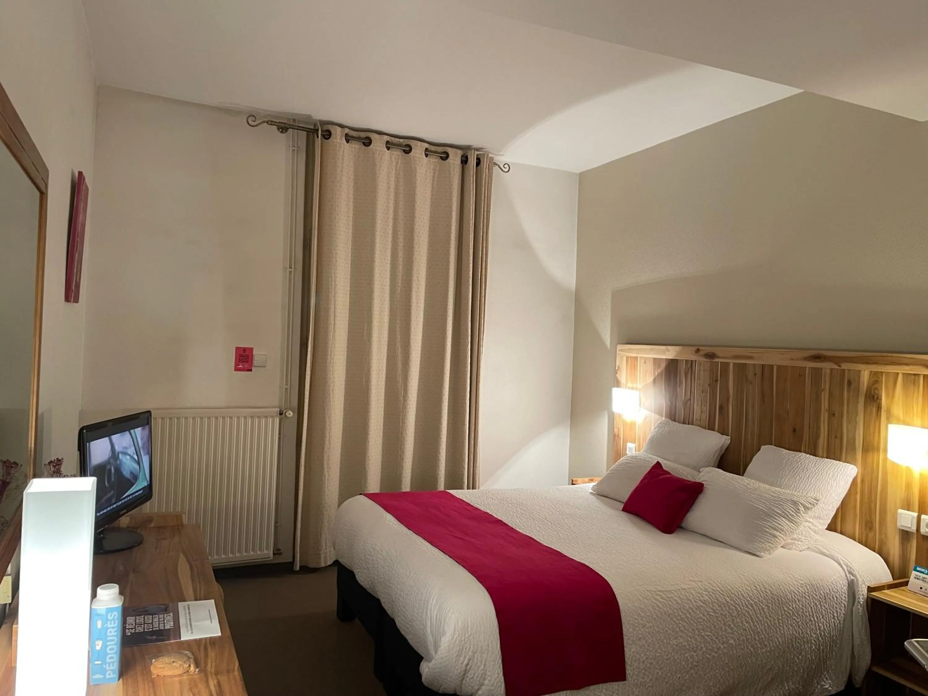 Photo of the whole room, Bed in Logis Hôtel de France & Restaurant Pamiers