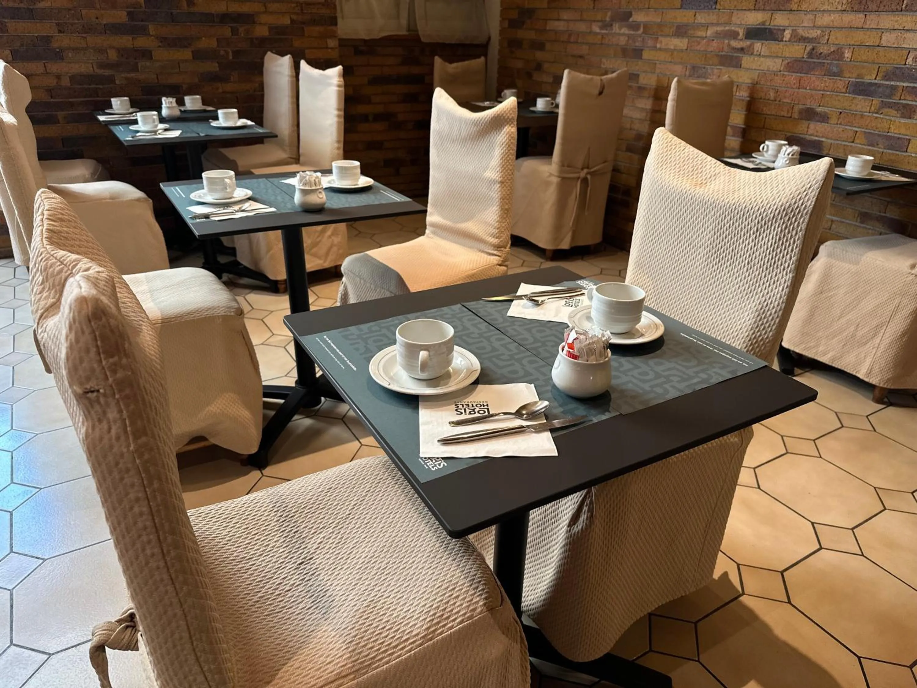 Breakfast in Logis Hôtel de France & Restaurant Pamiers