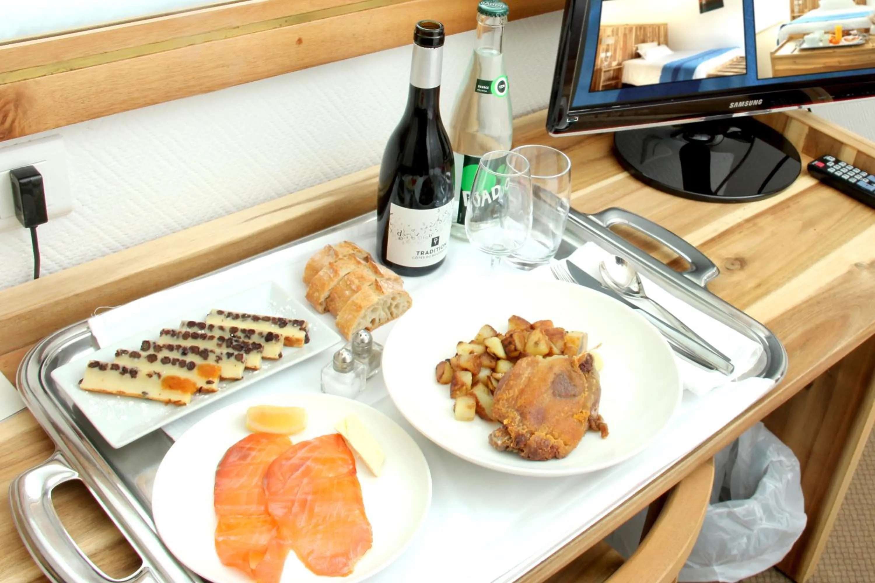 Food and drinks in Logis Hôtel de France & Restaurant Pamiers