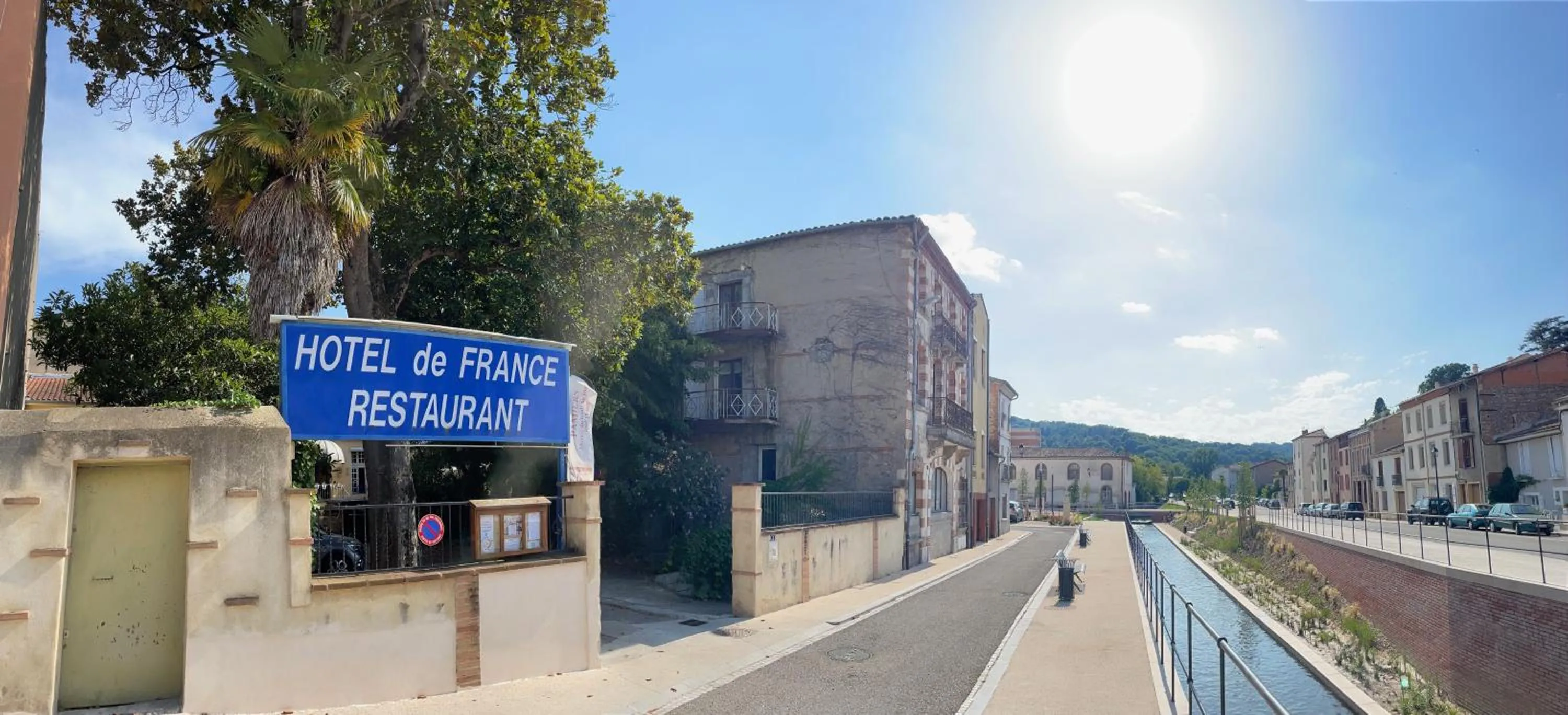 On-site shops in Logis Hôtel de France & Restaurant Pamiers