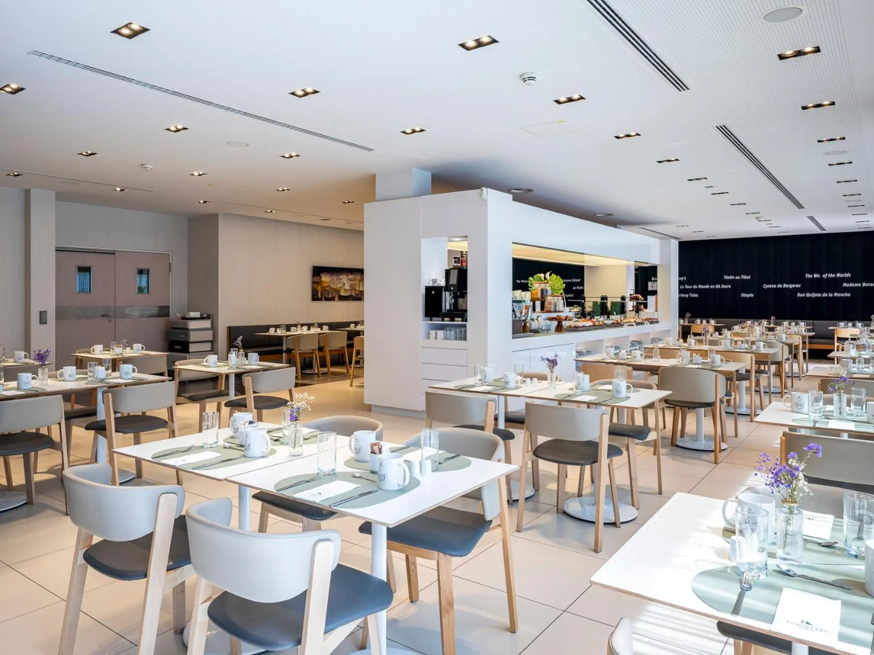 Restaurant/places to eat in Eurostars Book Hotel