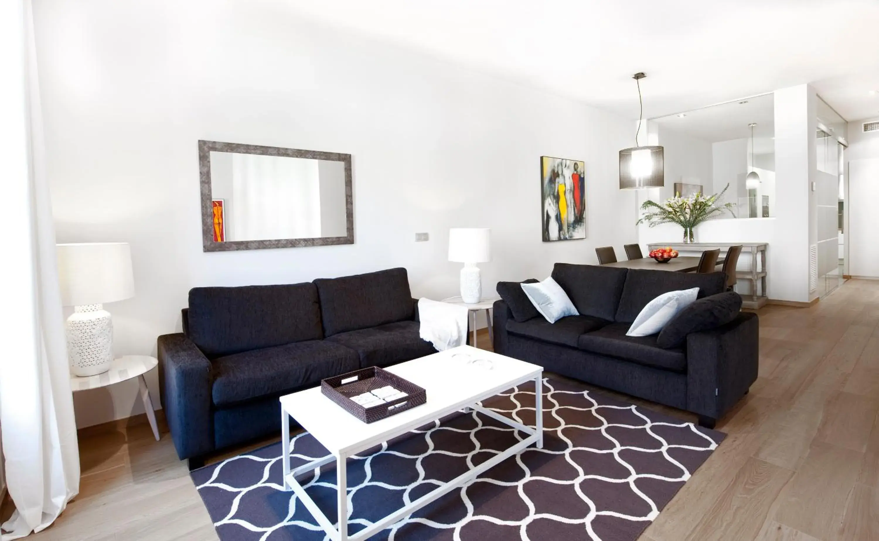 Deluxe Four-Bedroom Apartment in Aspasios Rambla Catalunya Apartments Deluxe Four-Bedroom Apartment in Aspasios Rambla Catalunya Apartments