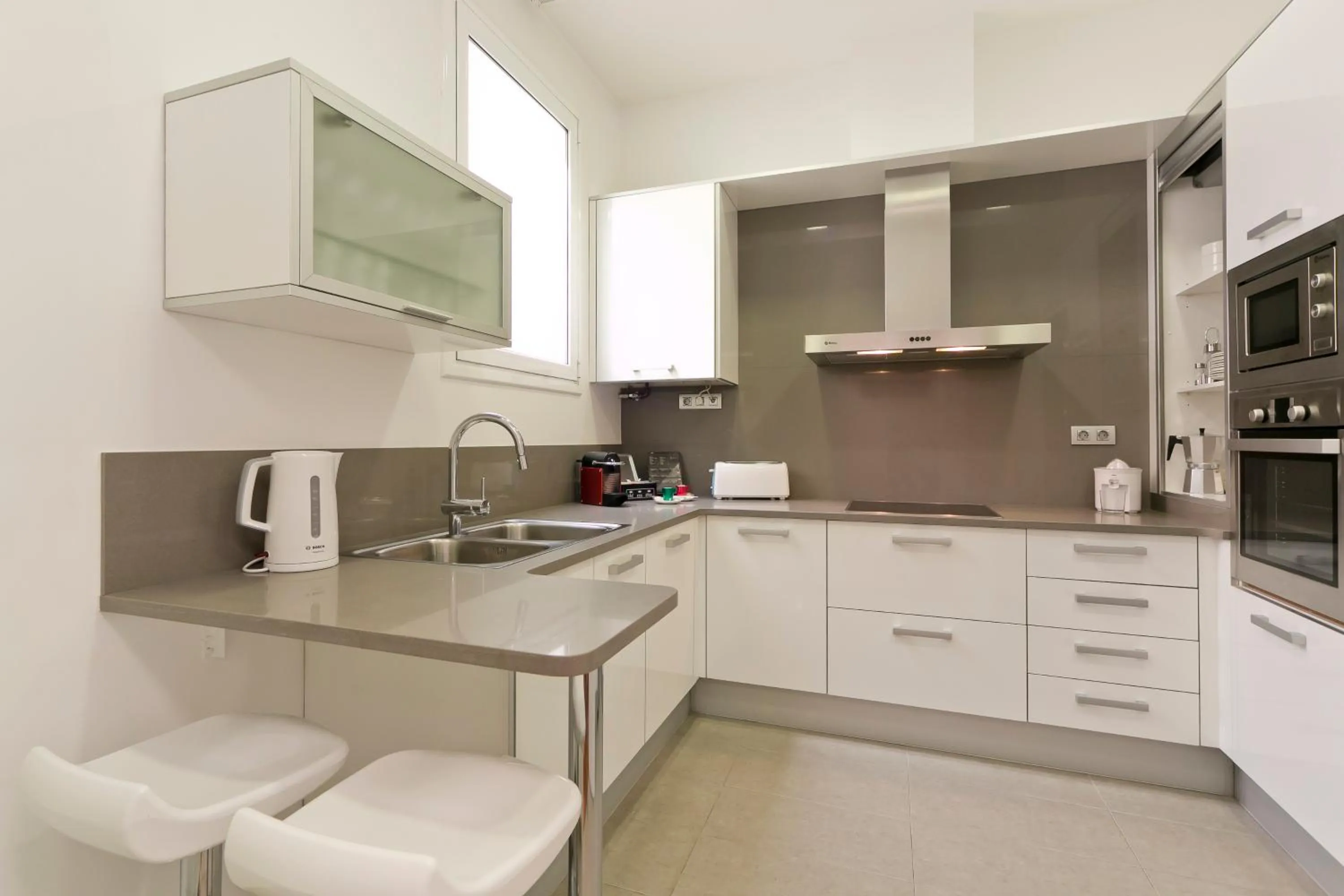 Coffee/tea facilities in Aspasios Rambla Catalunya Apartments