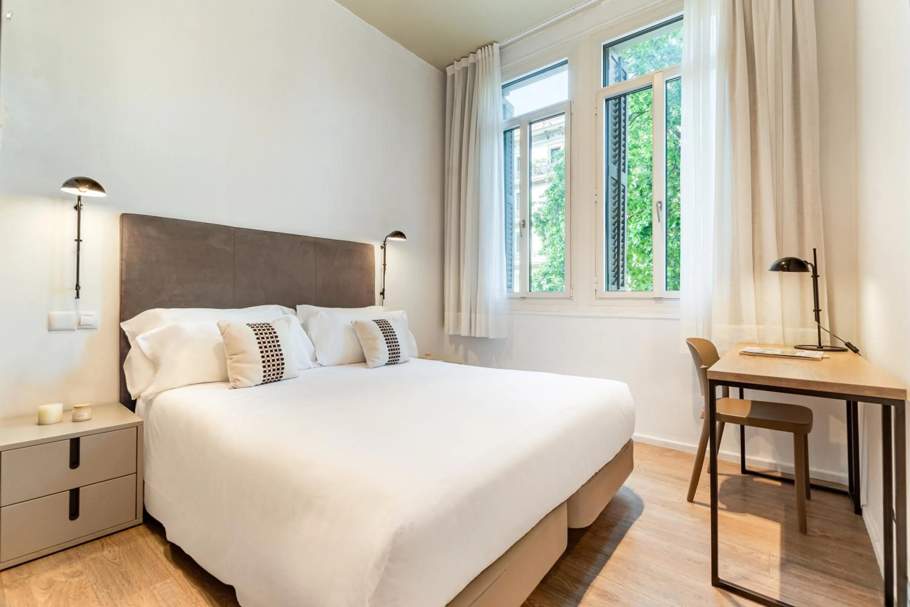 Bed in Aspasios Rambla Catalunya Apartments