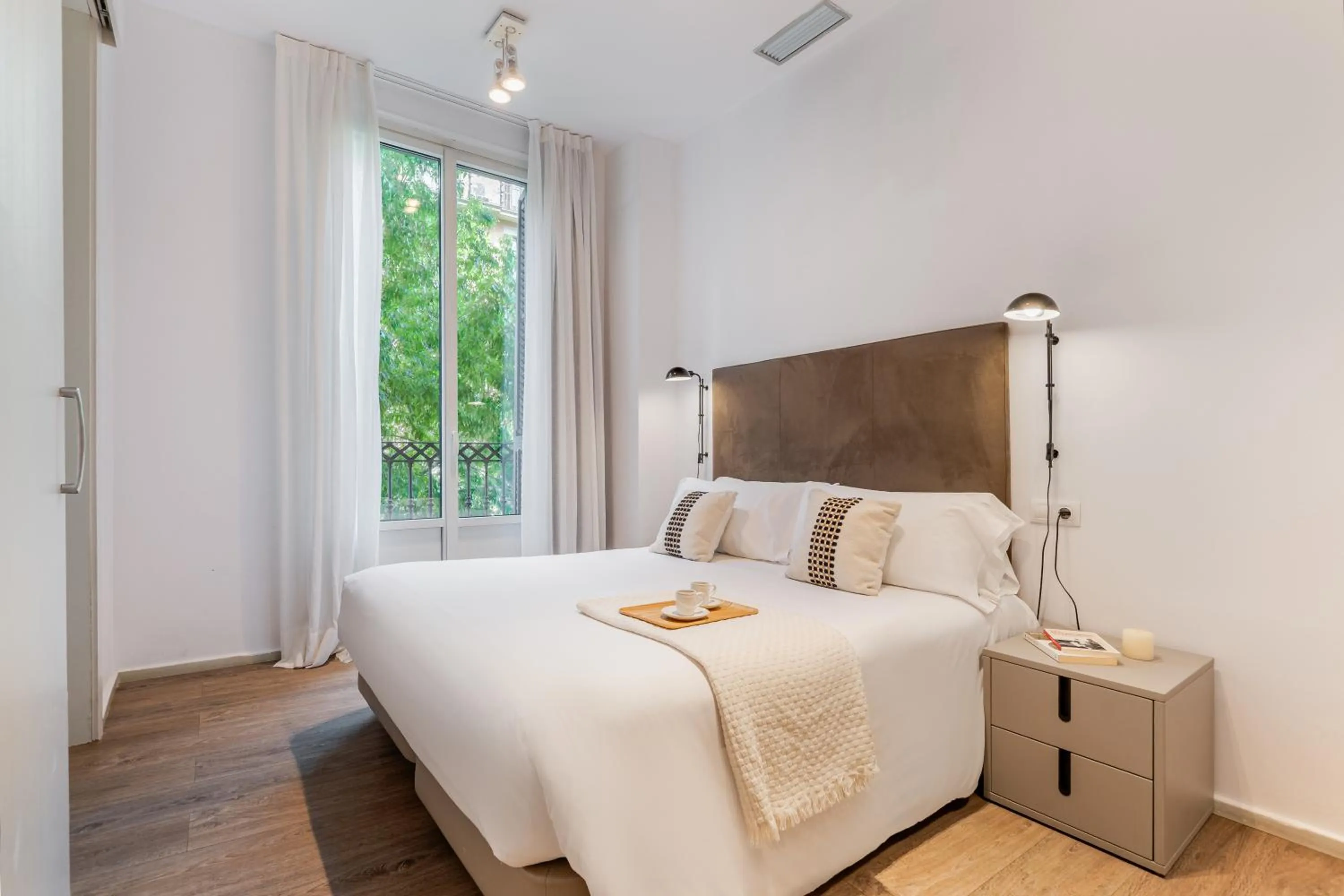 Bed in Aspasios Rambla Catalunya Apartments