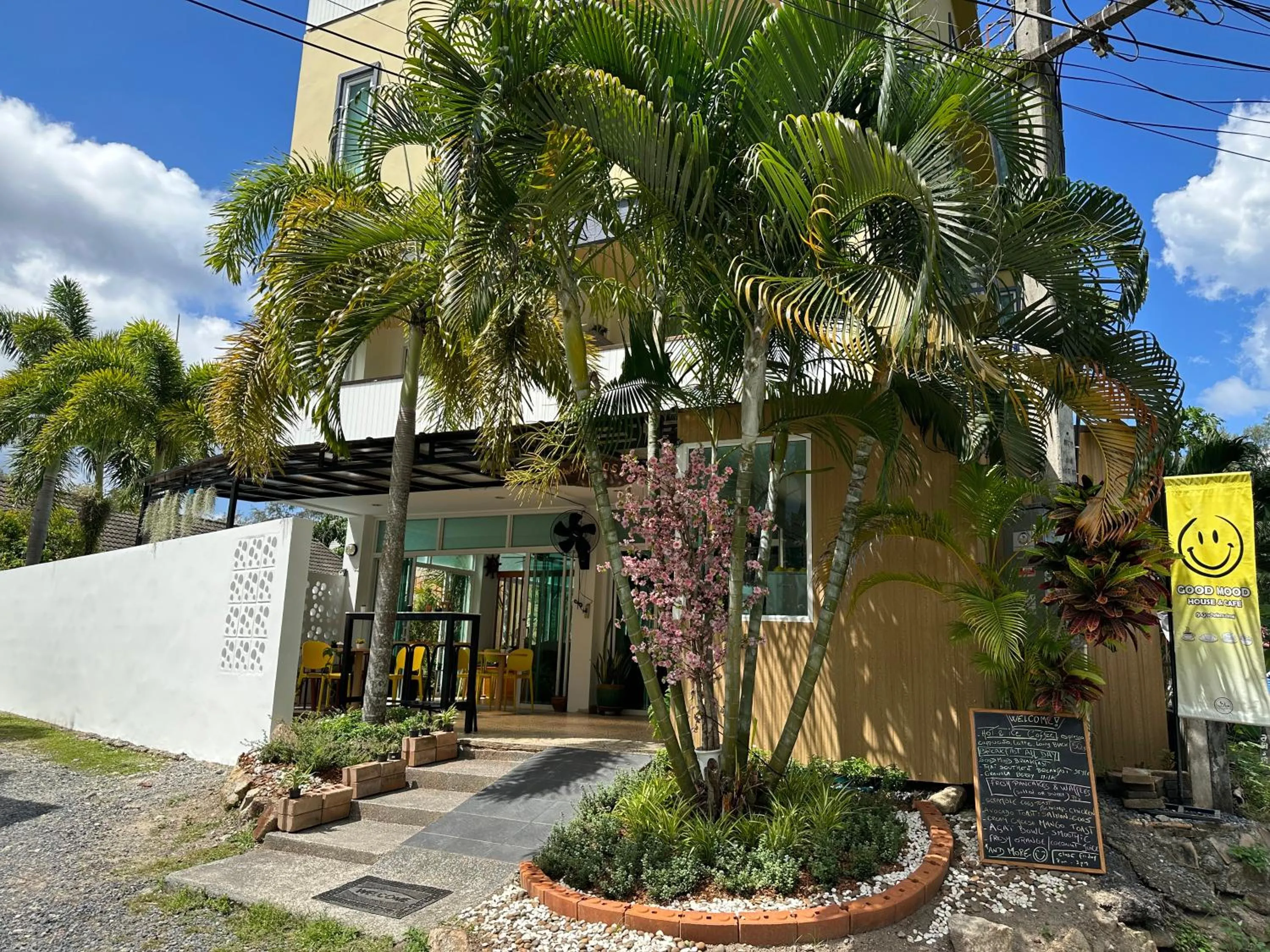 Restaurant/places to eat in Baan Rosa Bangtao Beach