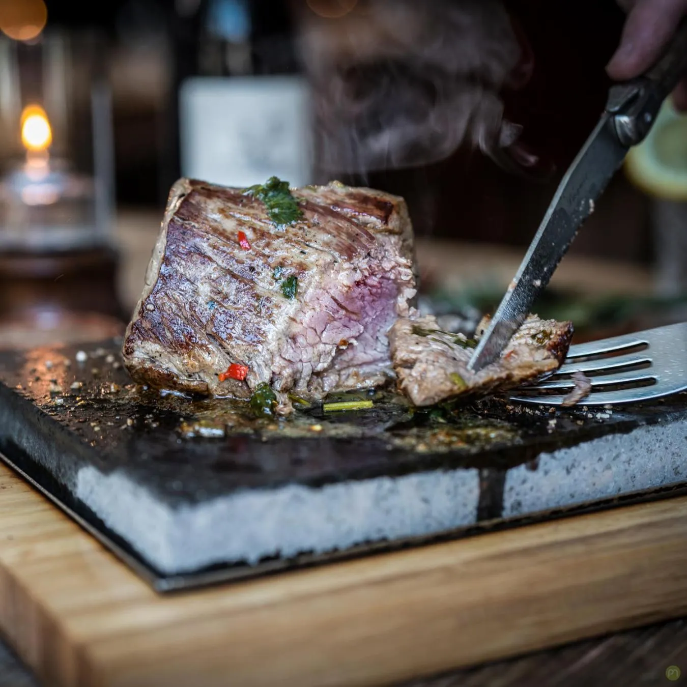 Restaurant/places to eat in The White Swan Hotel Bar & Restaurant