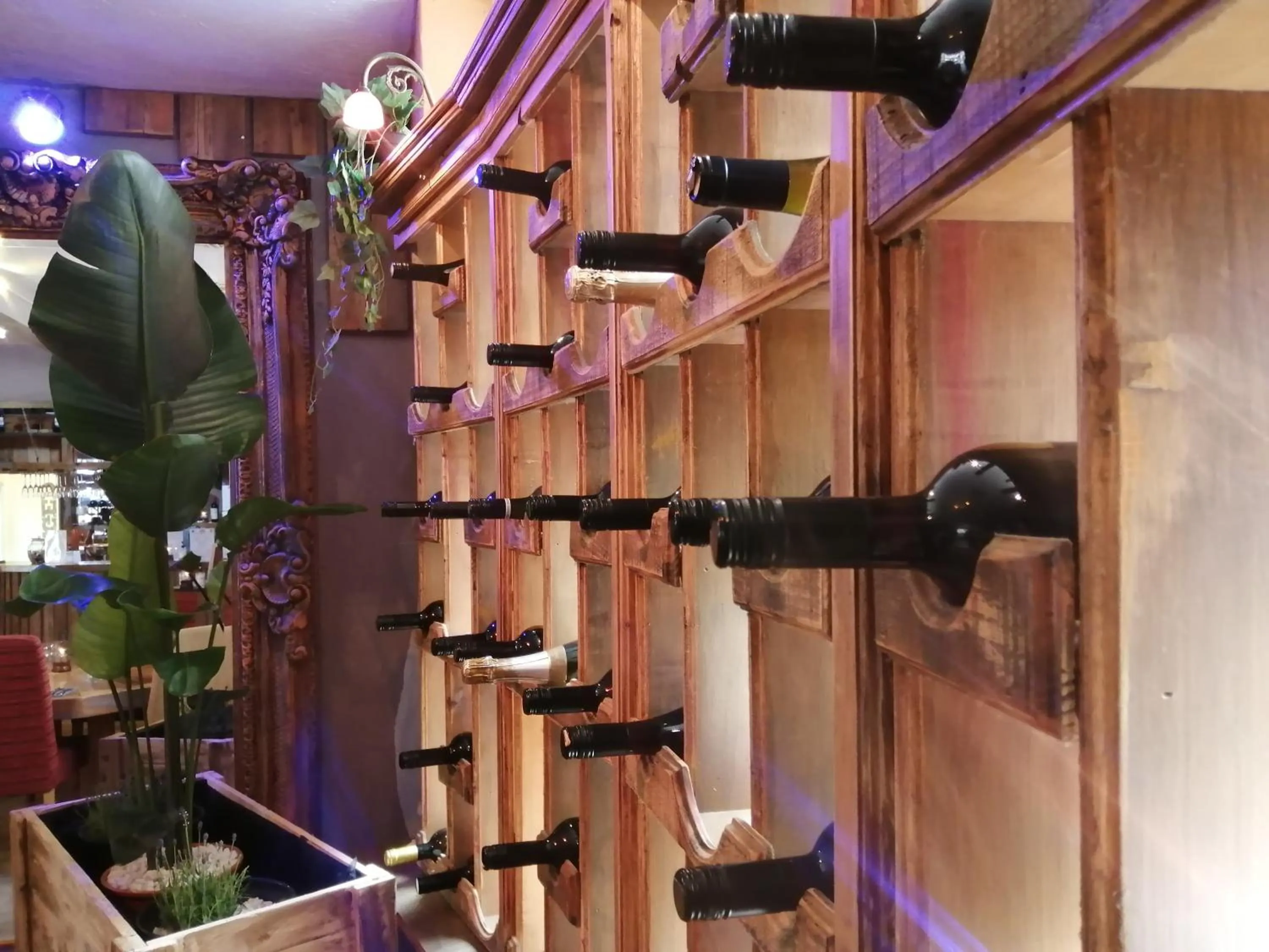 Restaurant/places to eat in The White Swan Hotel Bar & Restaurant