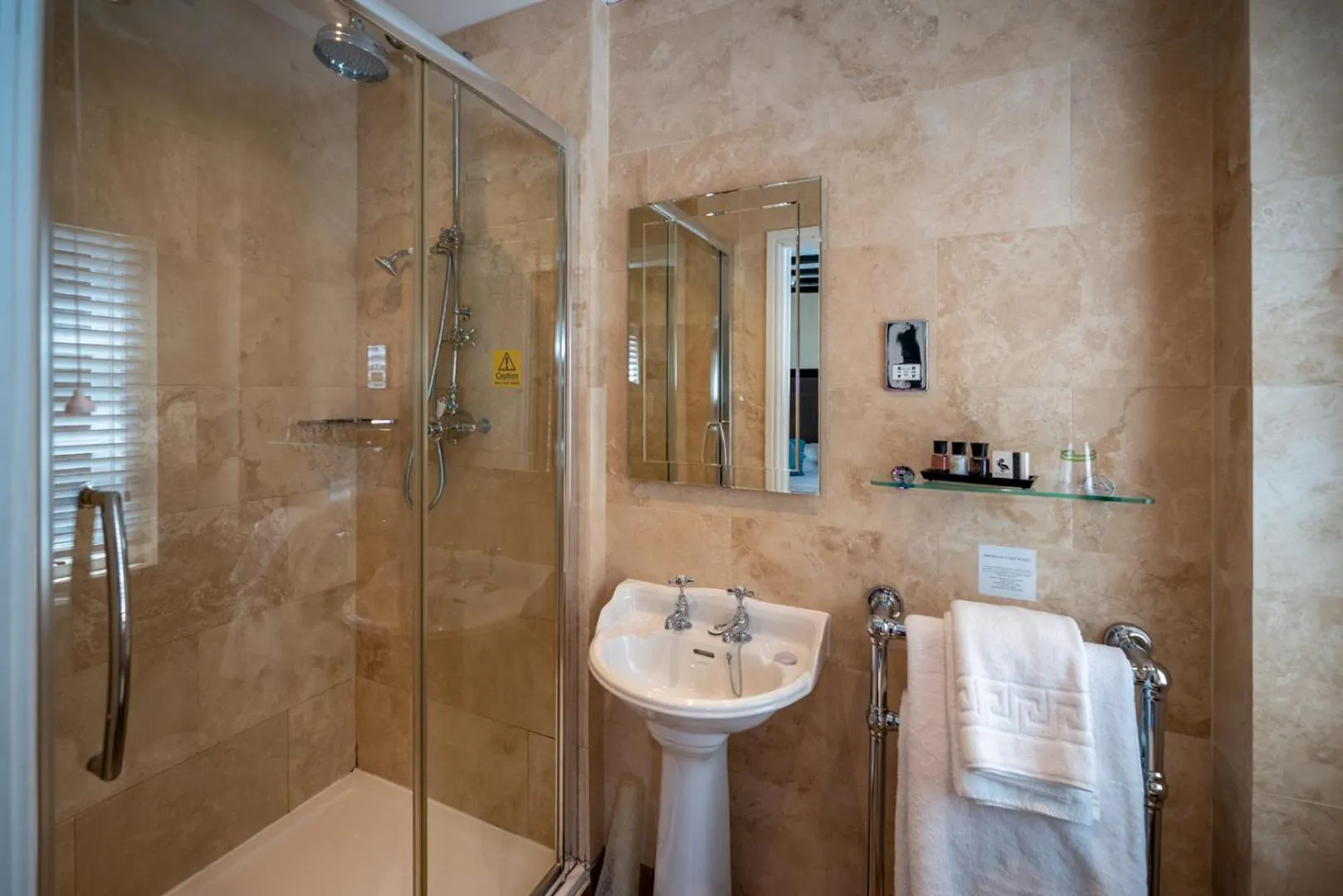 Bathroom in The White Swan Hotel Bar & Restaurant