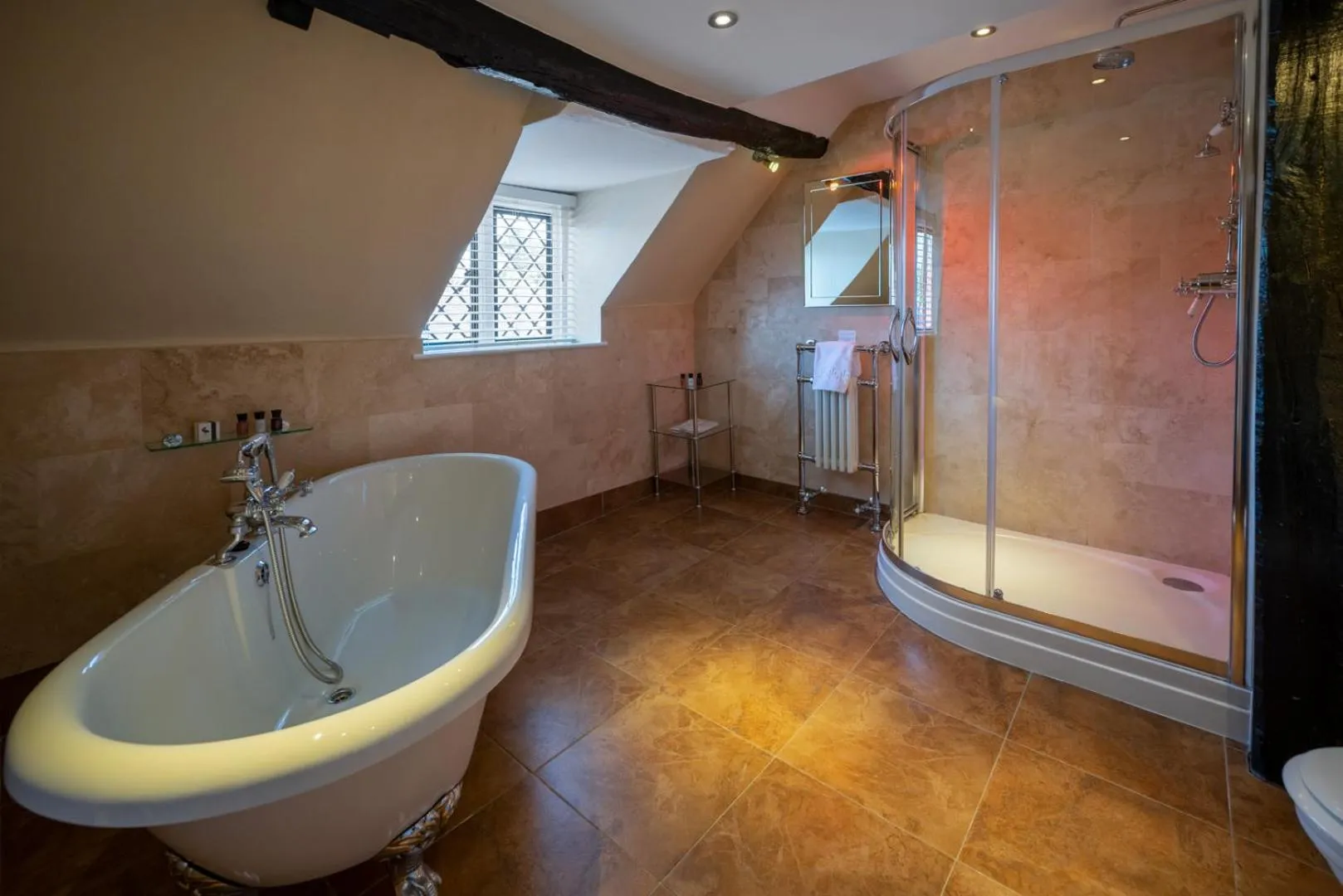 Bathroom in The White Swan Hotel Bar & Restaurant