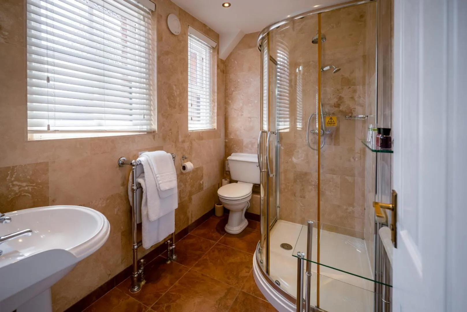 Bathroom in The White Swan Hotel Bar & Restaurant