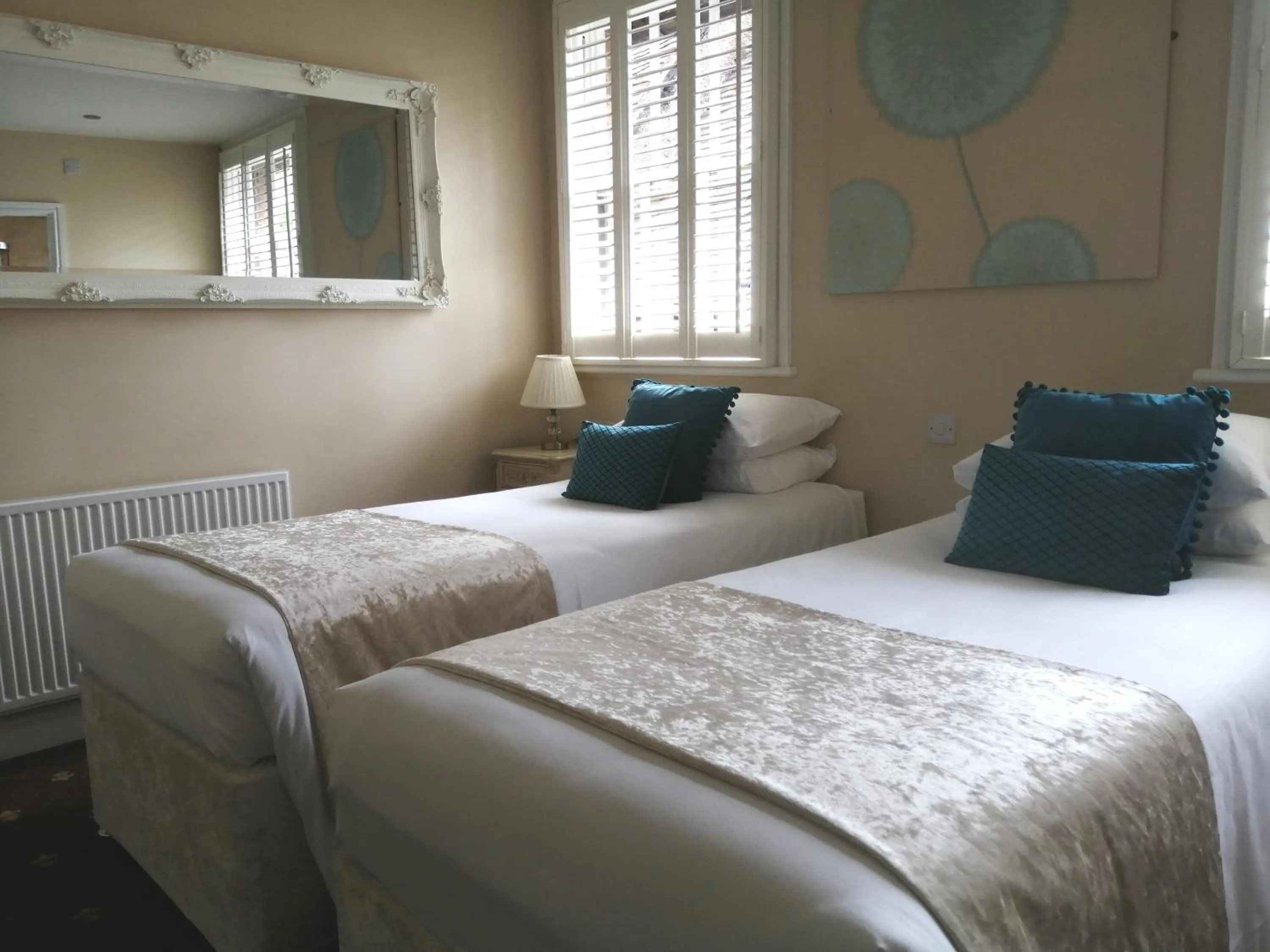 Bed in The White Swan Hotel Bar & Restaurant