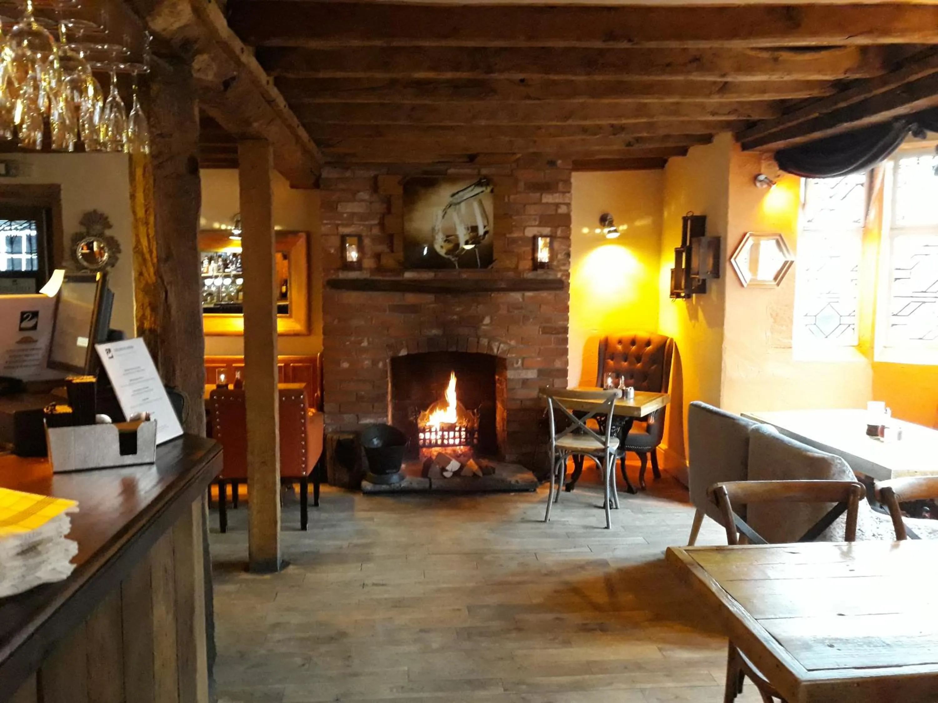 Lounge or bar in The White Swan Hotel Bar & Restaurant