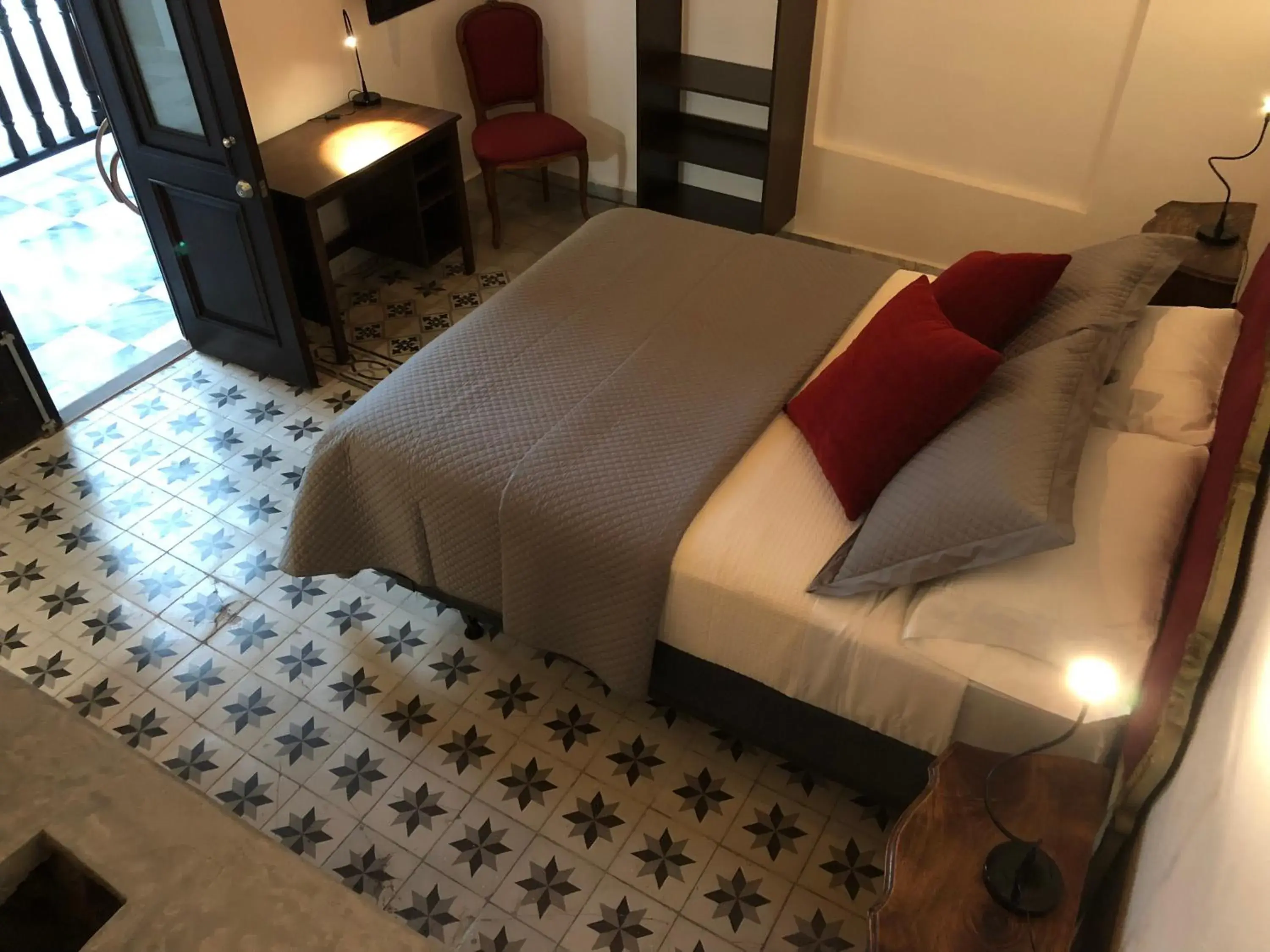 Deluxe Double Room in 352 Guest House Hotel Boutique Deluxe Double Room in 352 Guest House Hotel Boutique