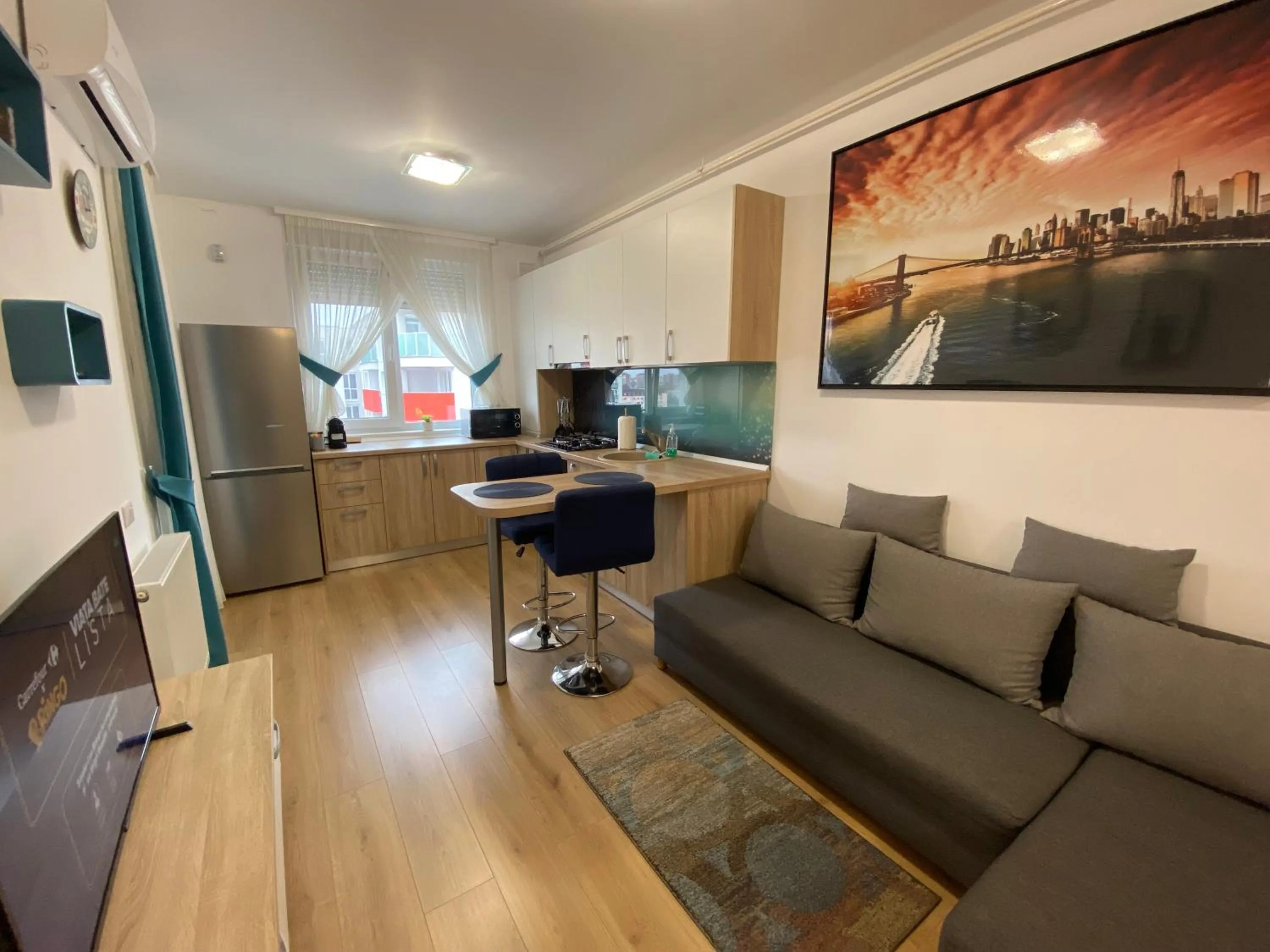 Kitchen or kitchenette in Top Level Residence