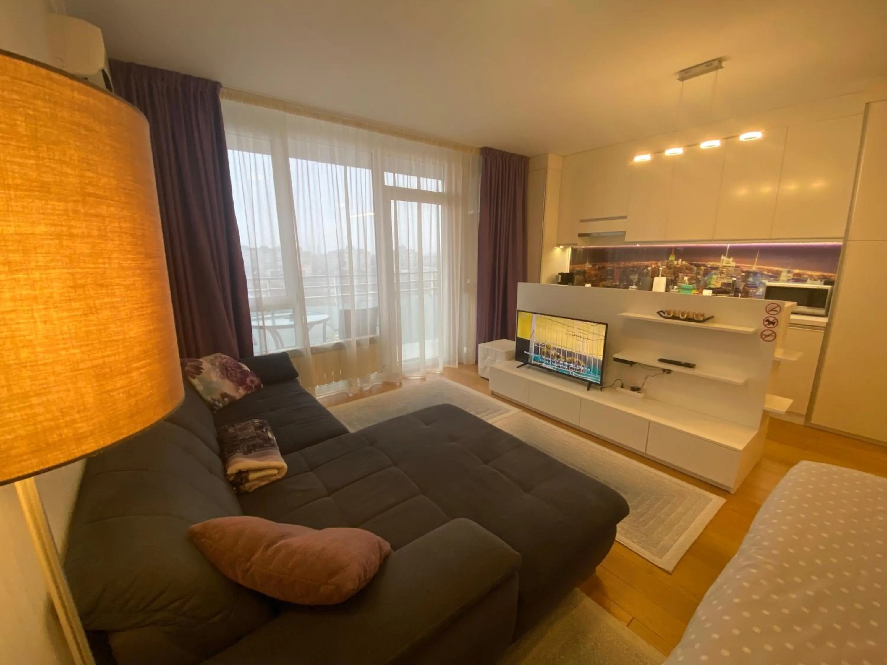 Seating area, Bed in Top Level Residence