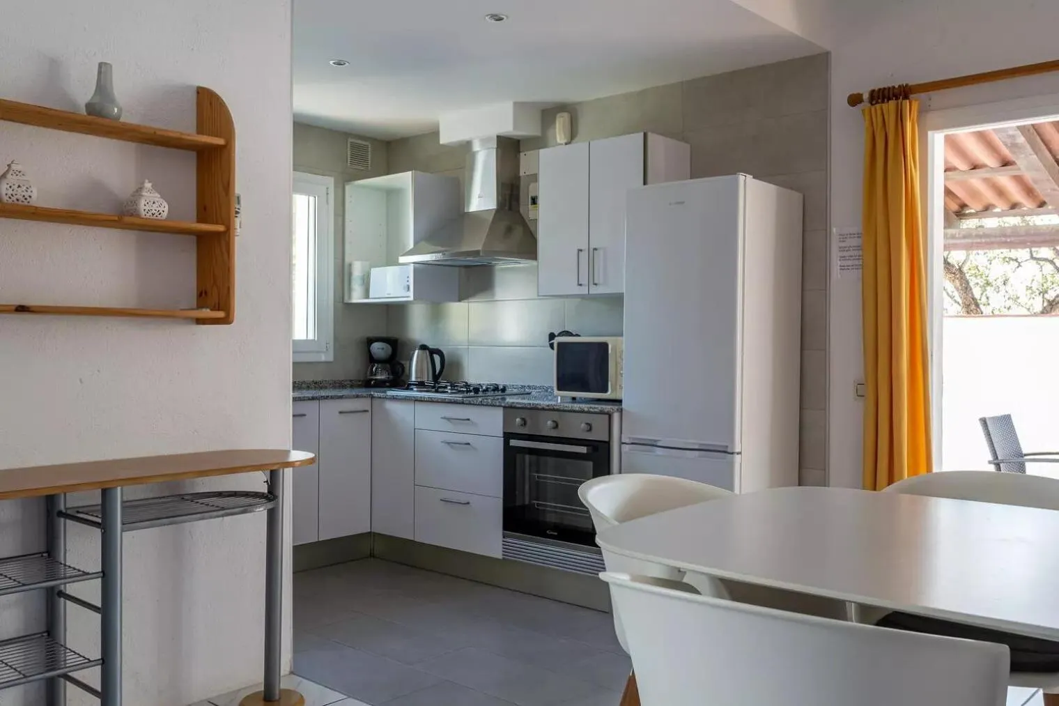 Kitchen or kitchenette in Sea près des Golfs