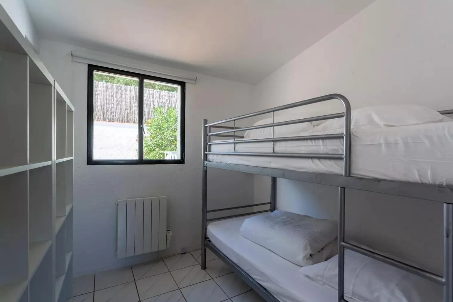 Bedroom, Bed in Sea près des Golfs