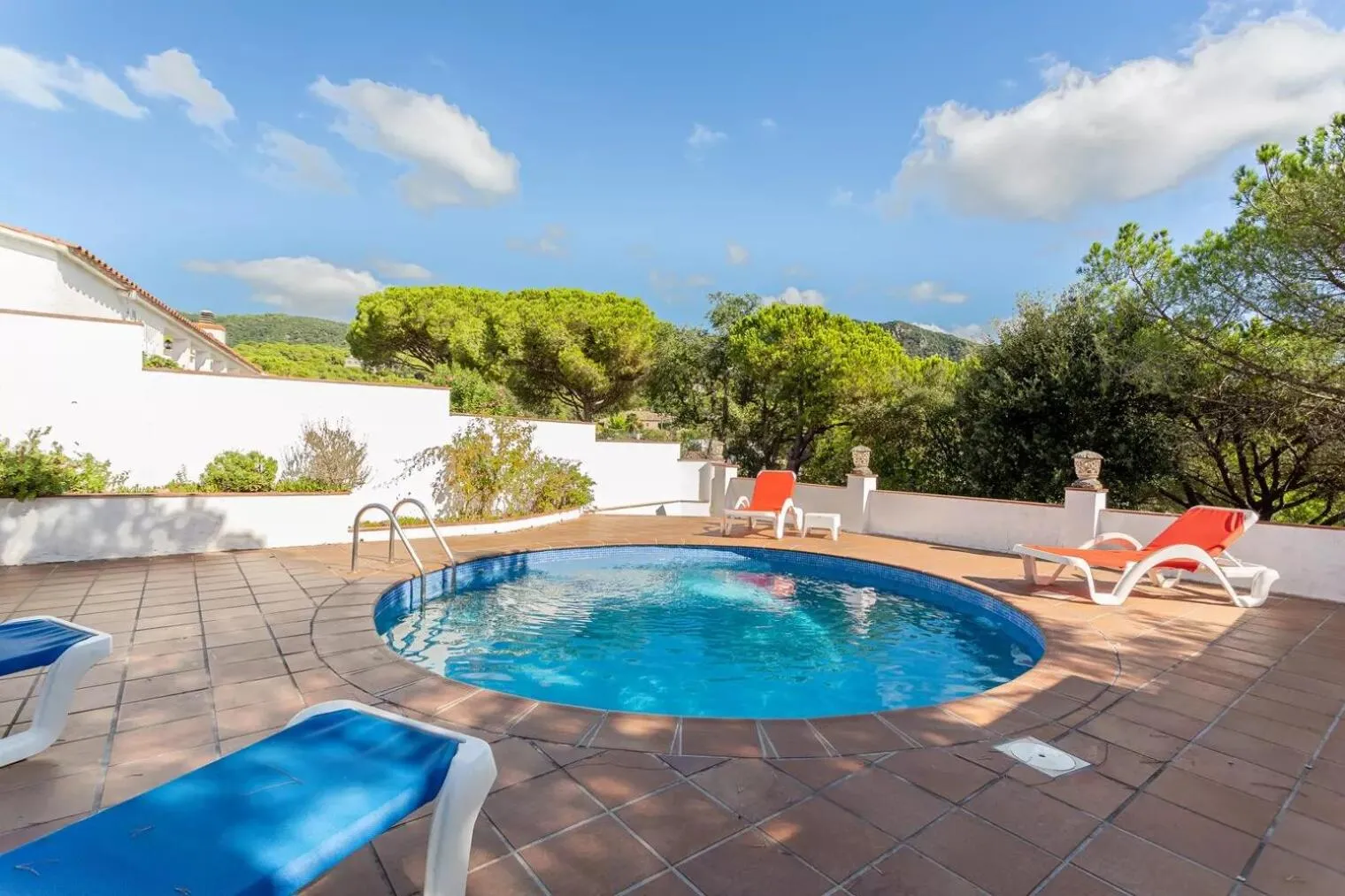 Pool view in Sea près des Golfs