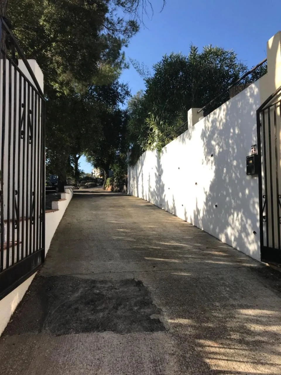 Facade/entrance in Sea près des Golfs